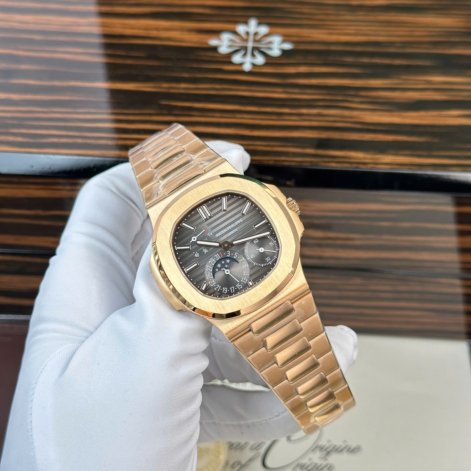 Patek Philippe Nautilus 5712R Good Imtation Watches Gray Dial Metal Wire PPF Factory Version 3 40mm