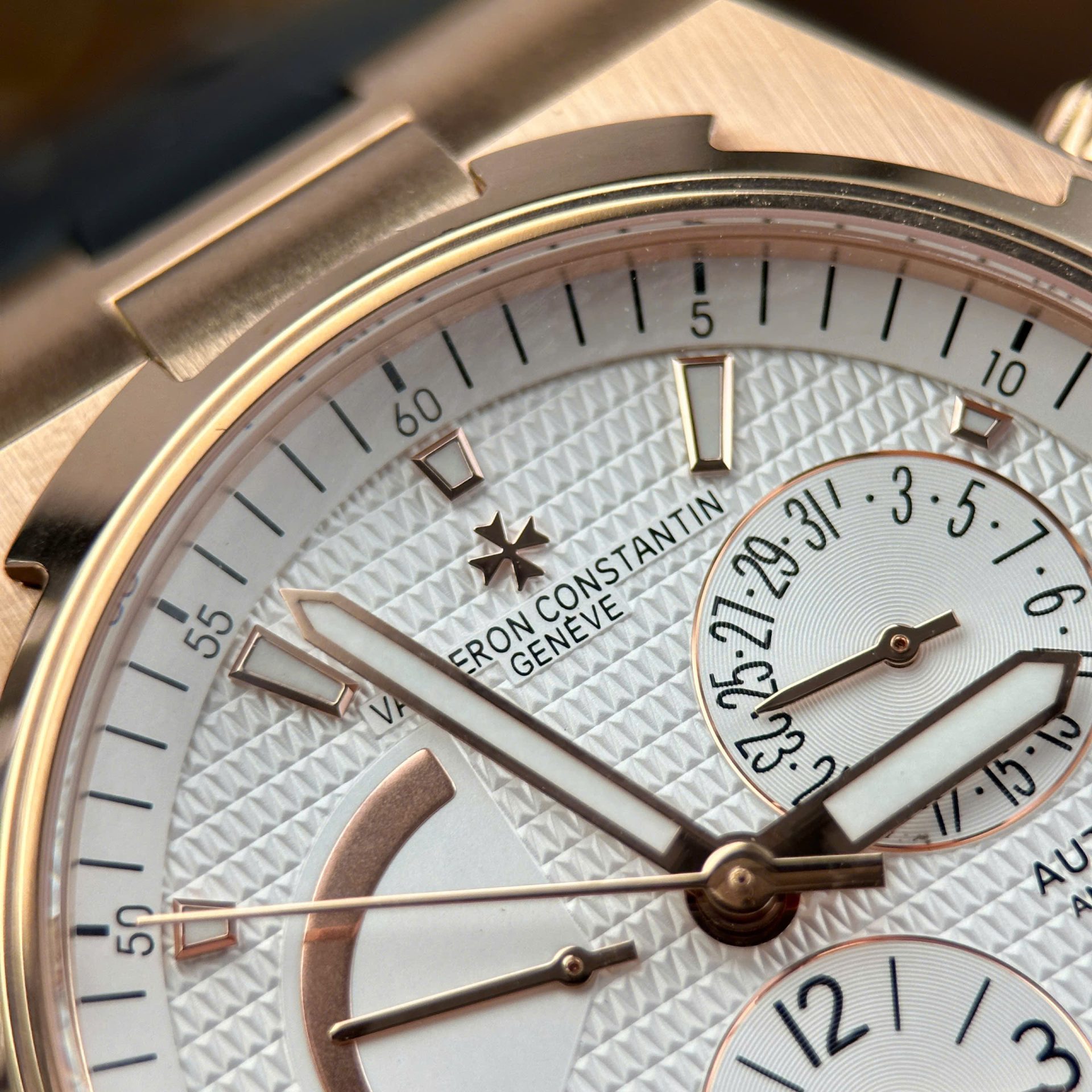 Vacheron Constantin Replica Watches Overseas Dual Time Rose Gold 47450 White Dial 9F Factory 42mm