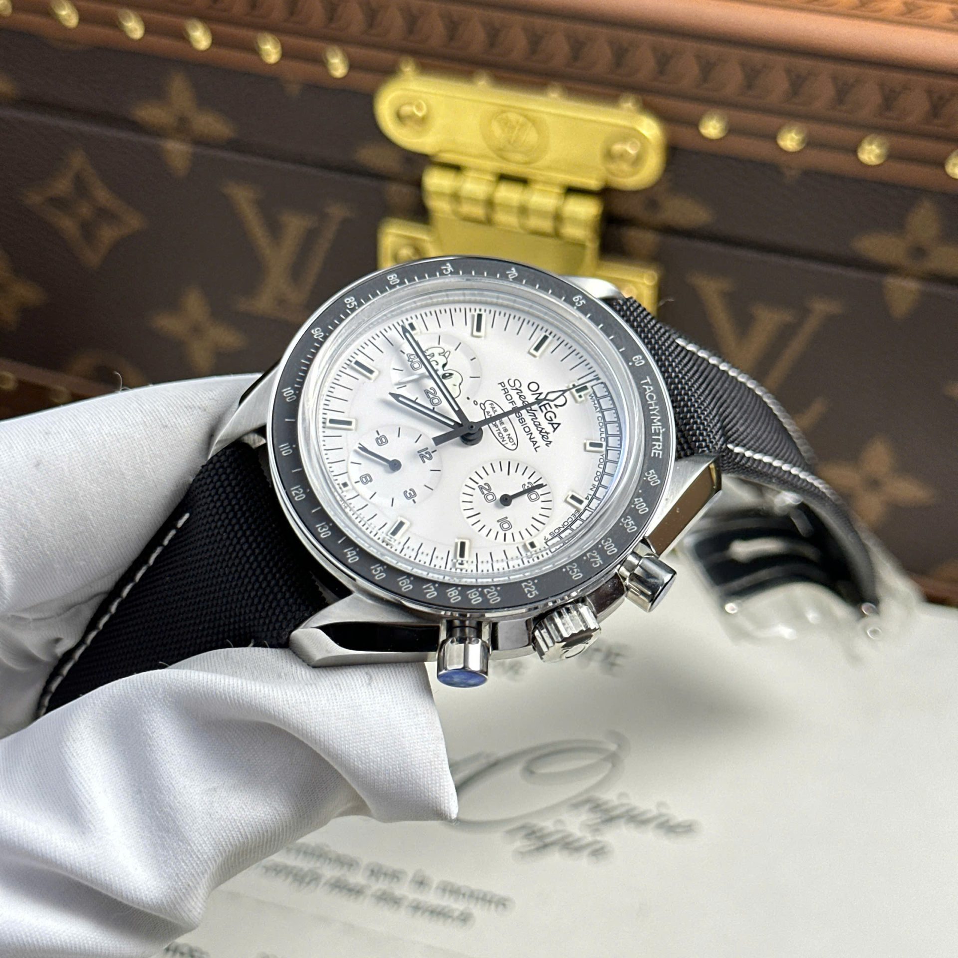 Omega Speedmaster Apollo 13 Silver Snoopy Luxury Imitation Watches Fabic Strap OM Factory 42mm