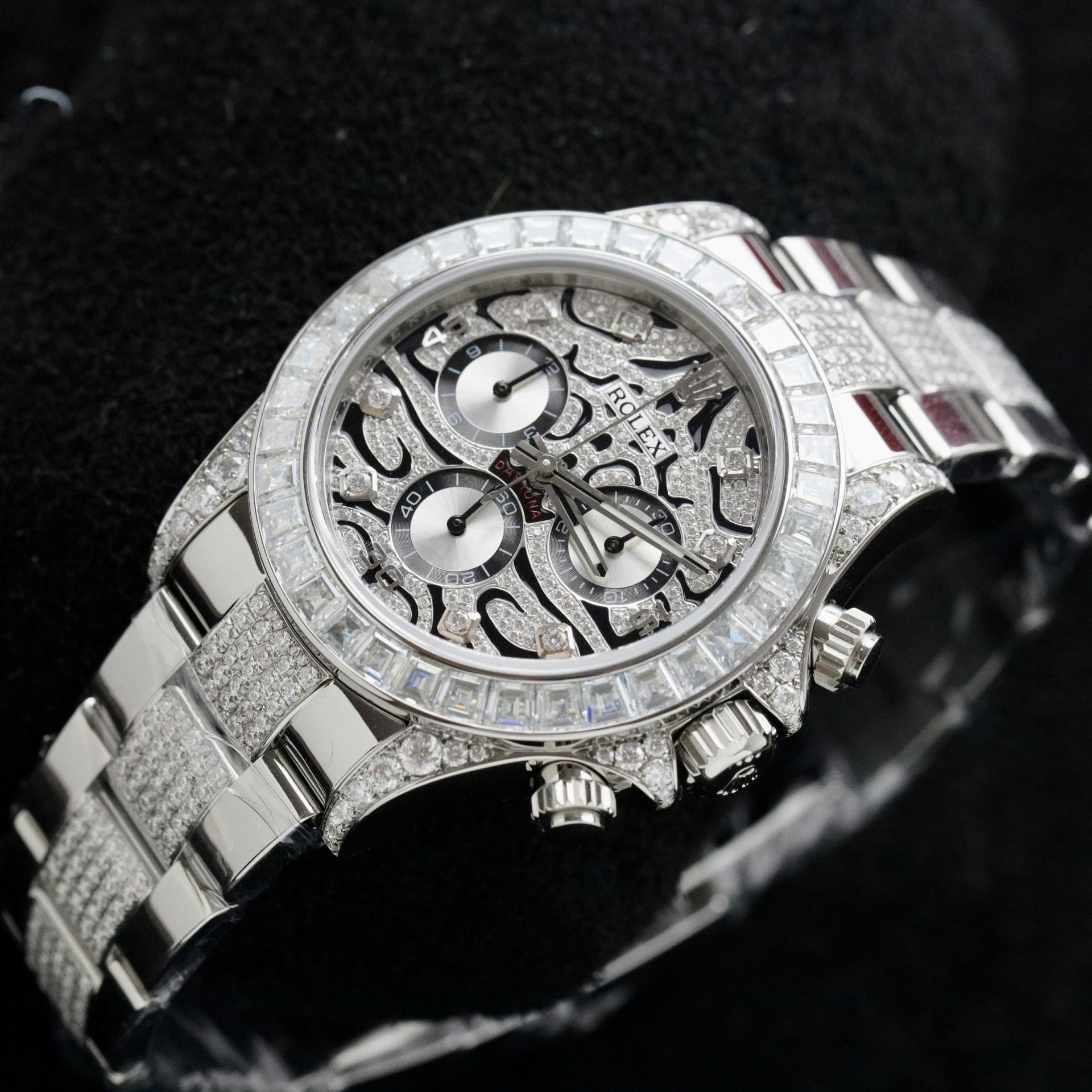 Rolex Daytona Eye Of The Tiger Replica Watch Diamonds Moissanite Hong Kong 40mm