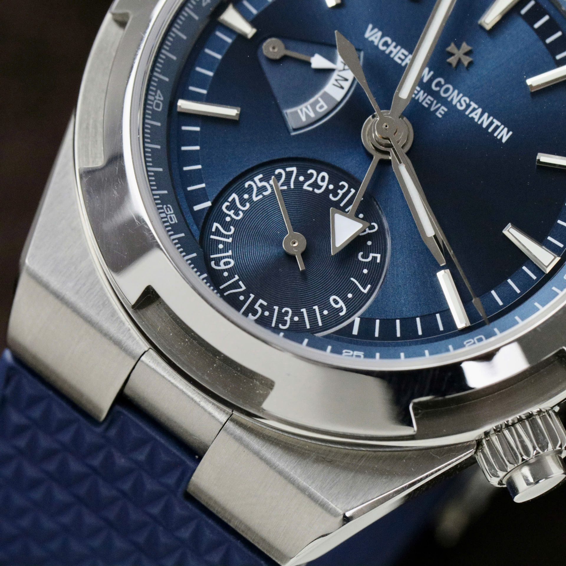 Vacheron Constantin Replica Watch Overseas Dual Time 7900V Blue PZ Factory 41mm