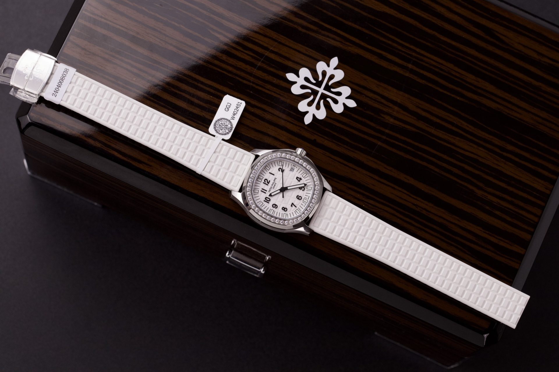 Patek Philippe Replica 11 Watch Aquanaut 5067 White Moissanite Diamond 35.6mm