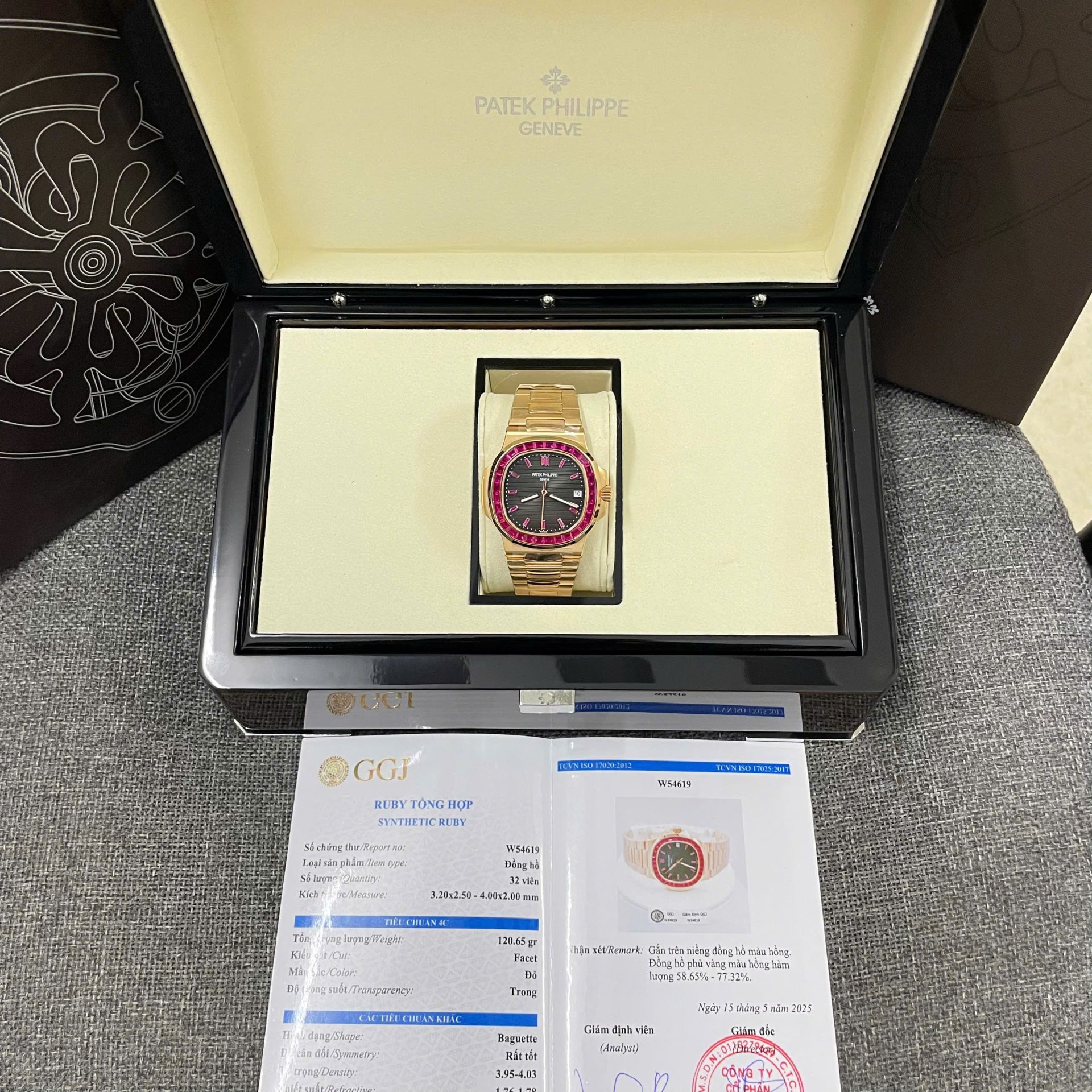 Patek Philippe Nautilus 5723 Copies Watch 18K Gold Wrapped + Synthetic Ruby 40mm