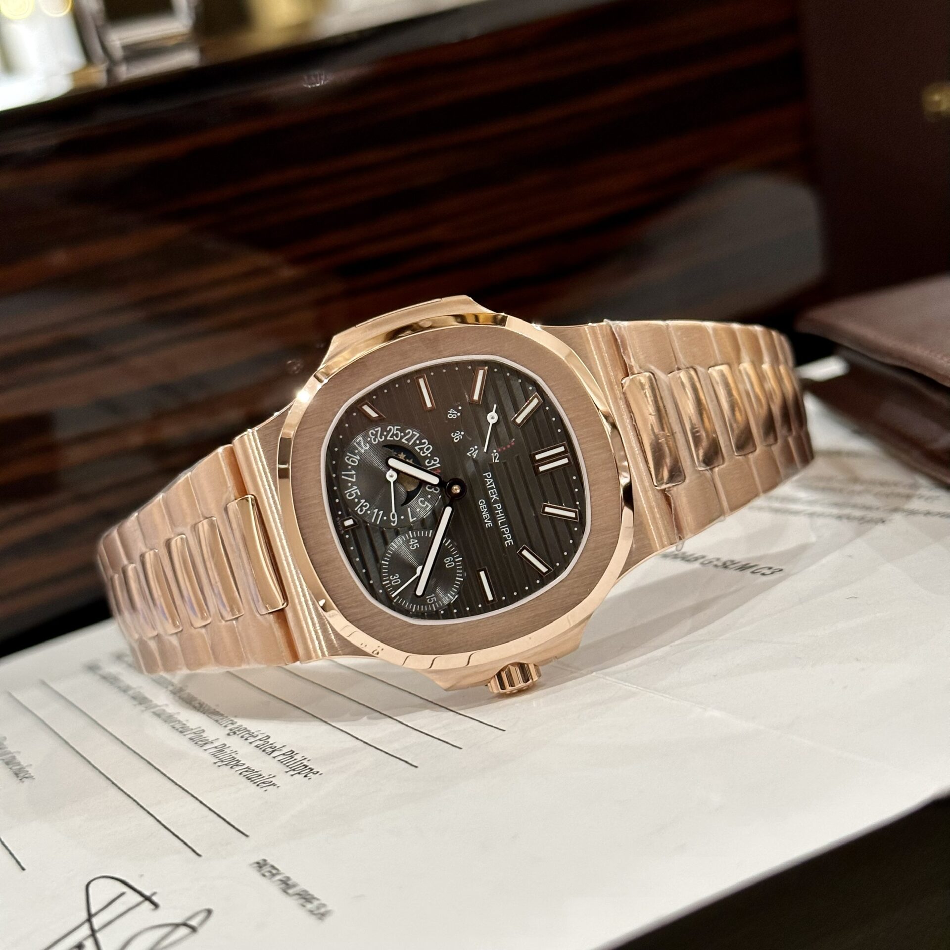 Patek Philippe Replica Watch Nautilus 5712 Rose Gold Plated Black Dial GRF 40mm