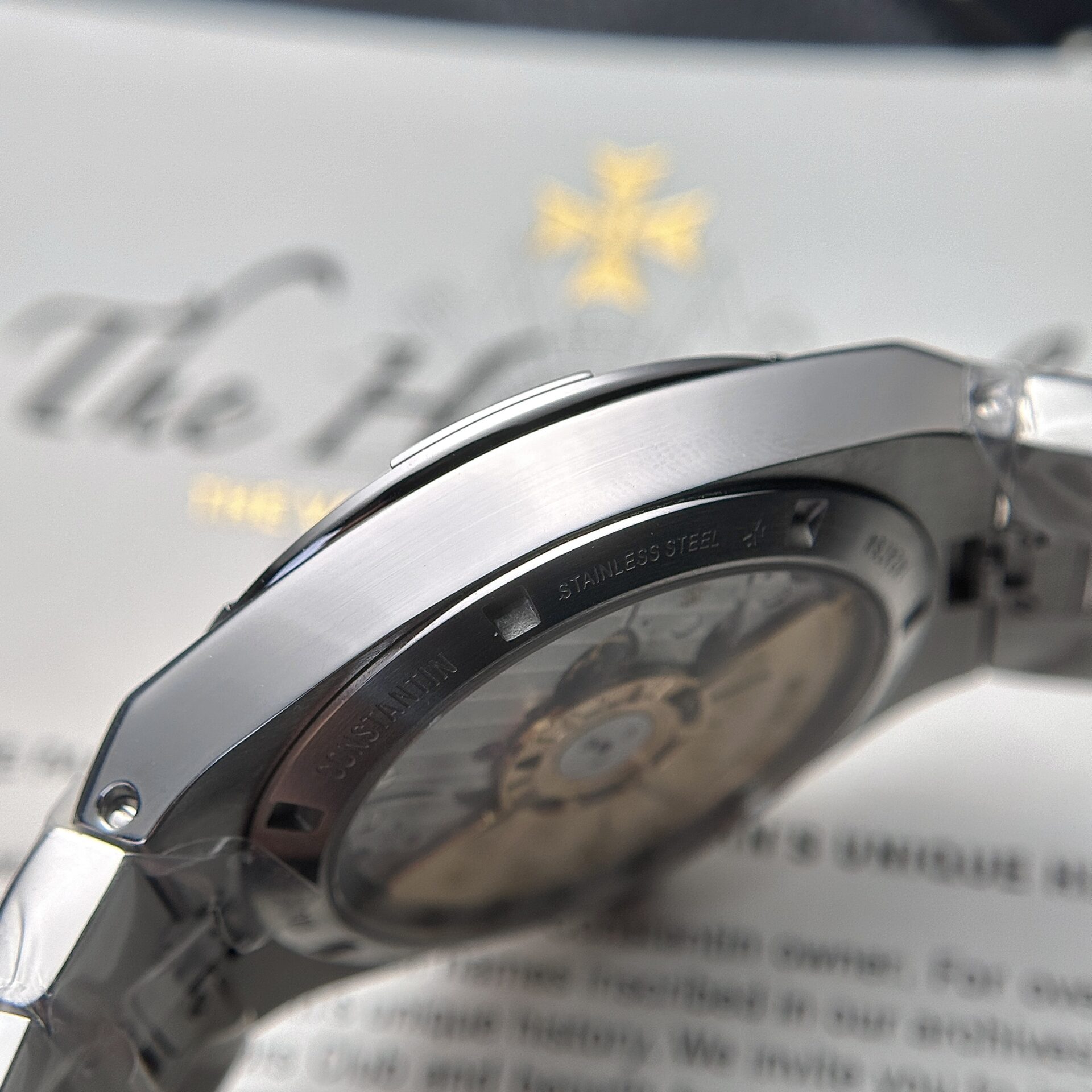 Vacheron Constantin Overseas White Dial Metal Strap Replica 1:1 Watch 41mm