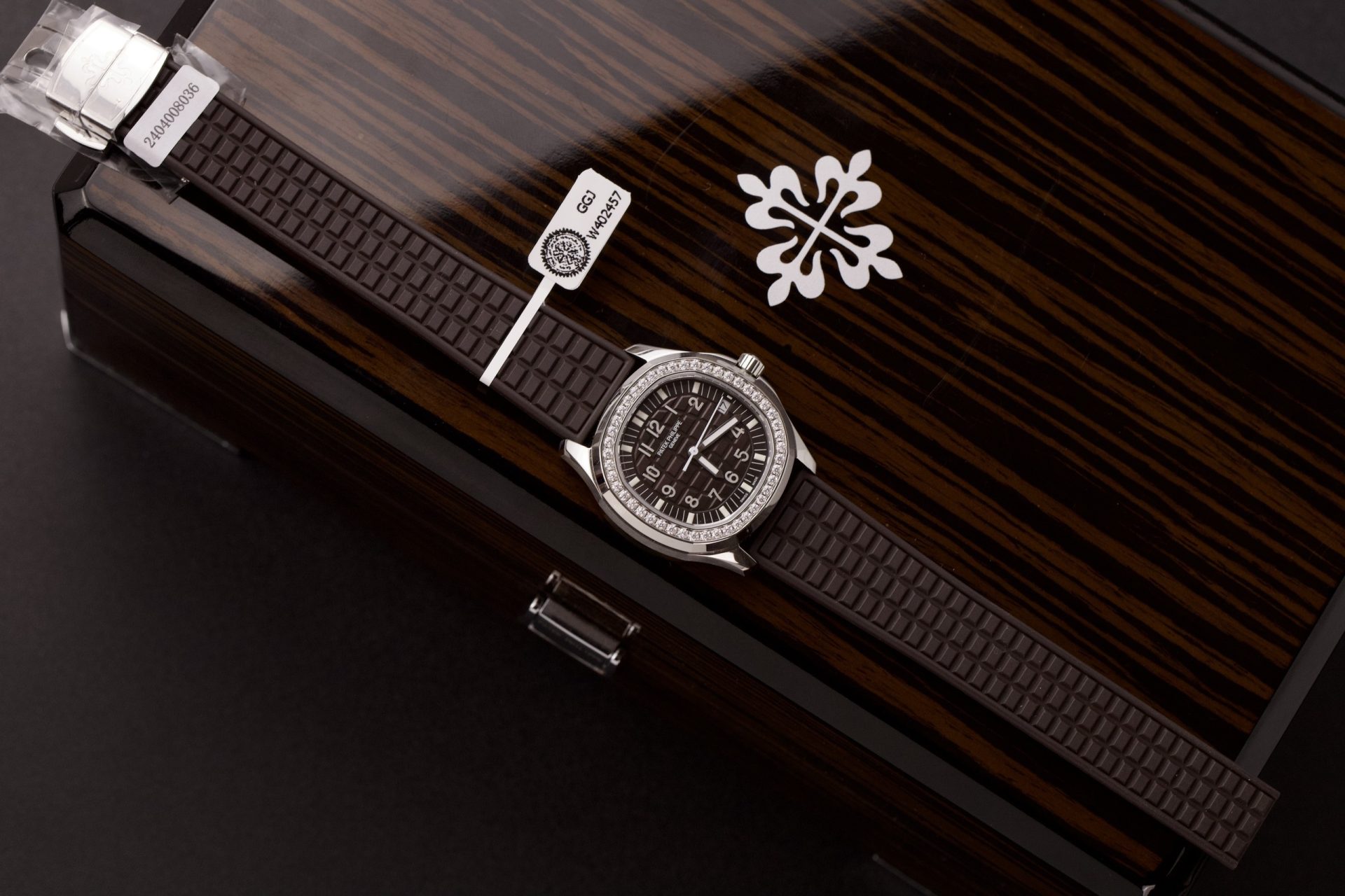 Patek Philippe Rep 11 Watch Aquanaut 5067 Women s Moissanite Diamond 35.6mm