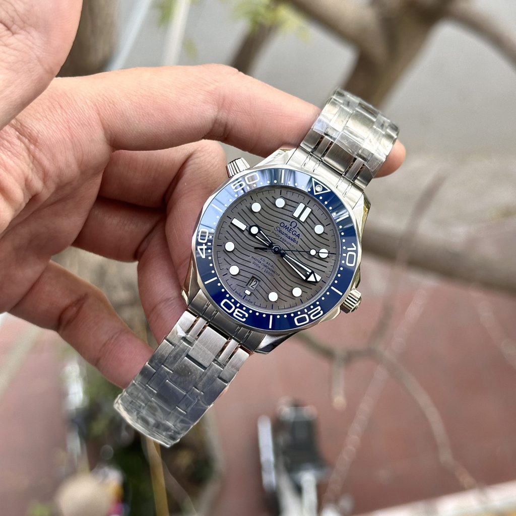 Omega Replica 11 Watch Seamaster Diver 300M Grey Dial Blue Ceramic Bezel Factory VS 42mm