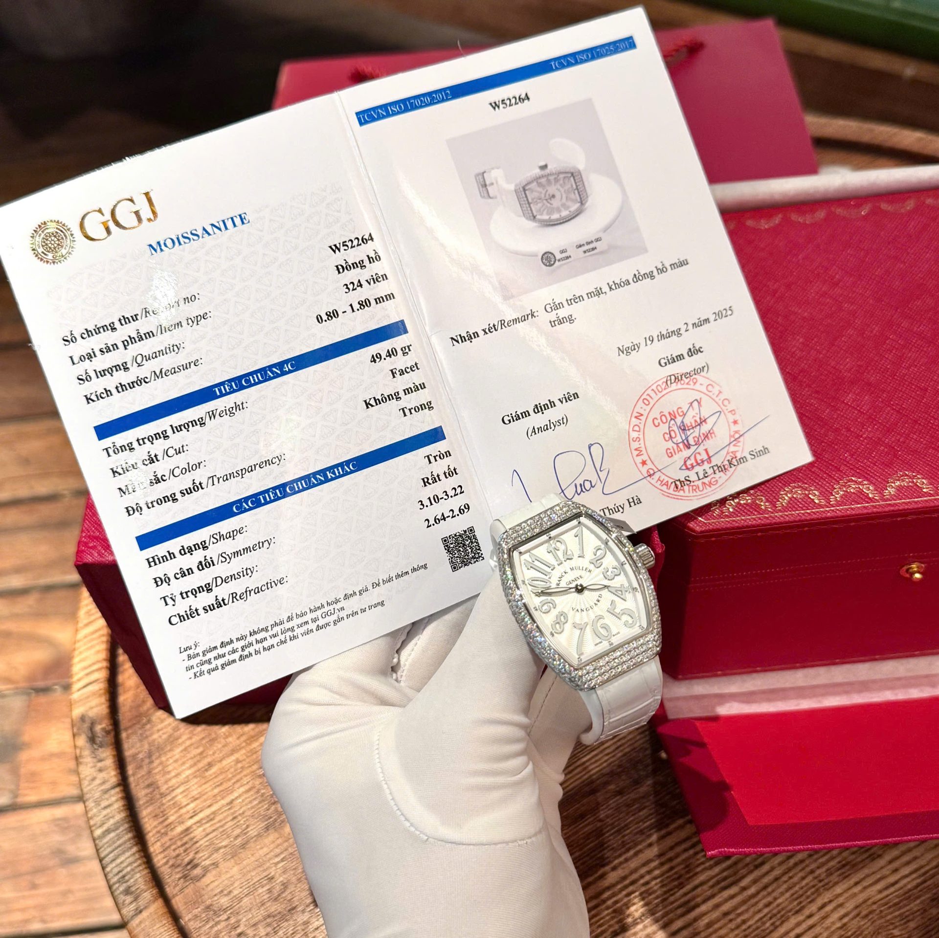 Franck Muller V32 White Dial Replica Watch Custom Diamonds Moissanite Hong Kong 36mm