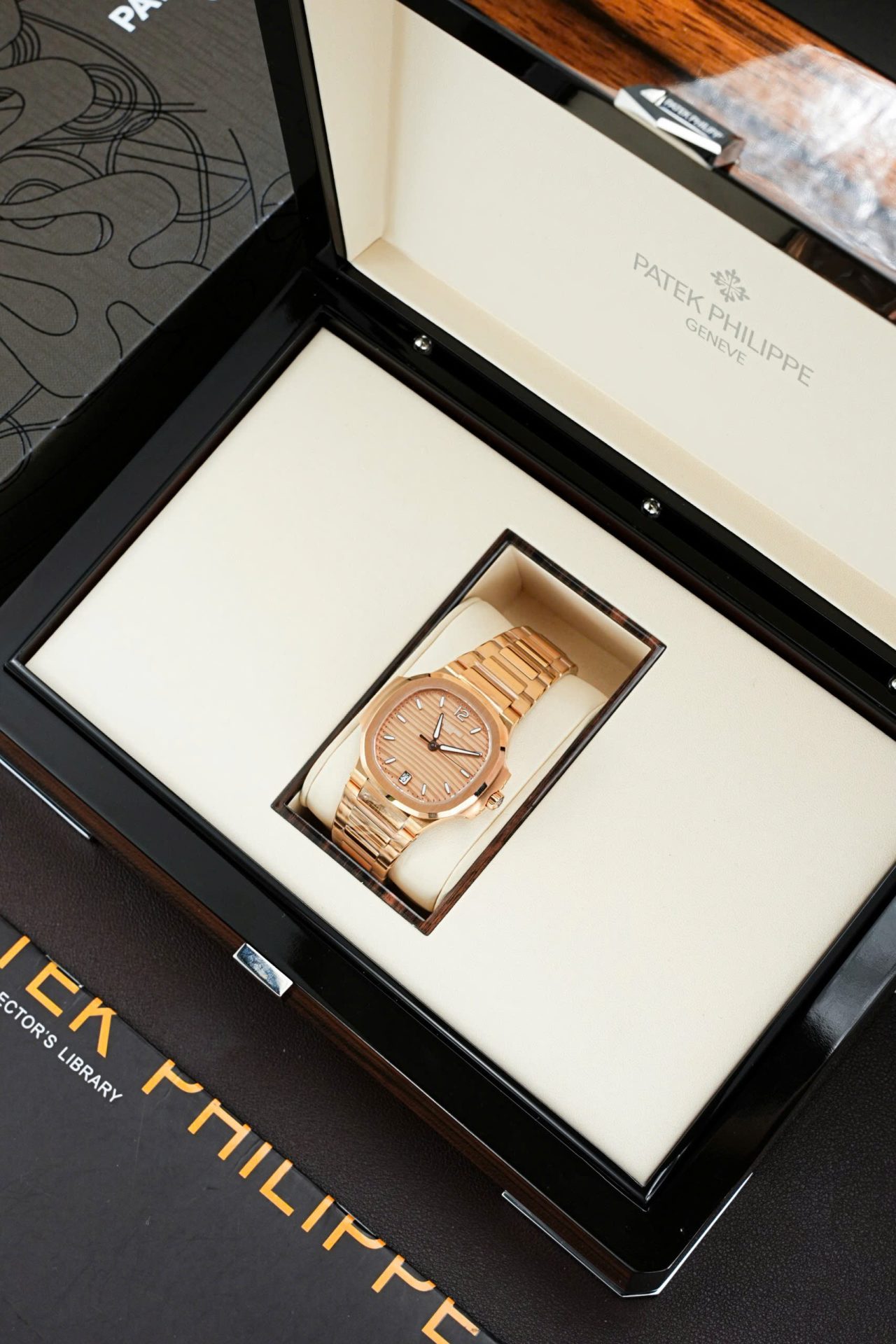 Patek Philippe Nautilus 7118 Replica Watches Rose Gold Swiss Movement 3K Factory 35,2mm