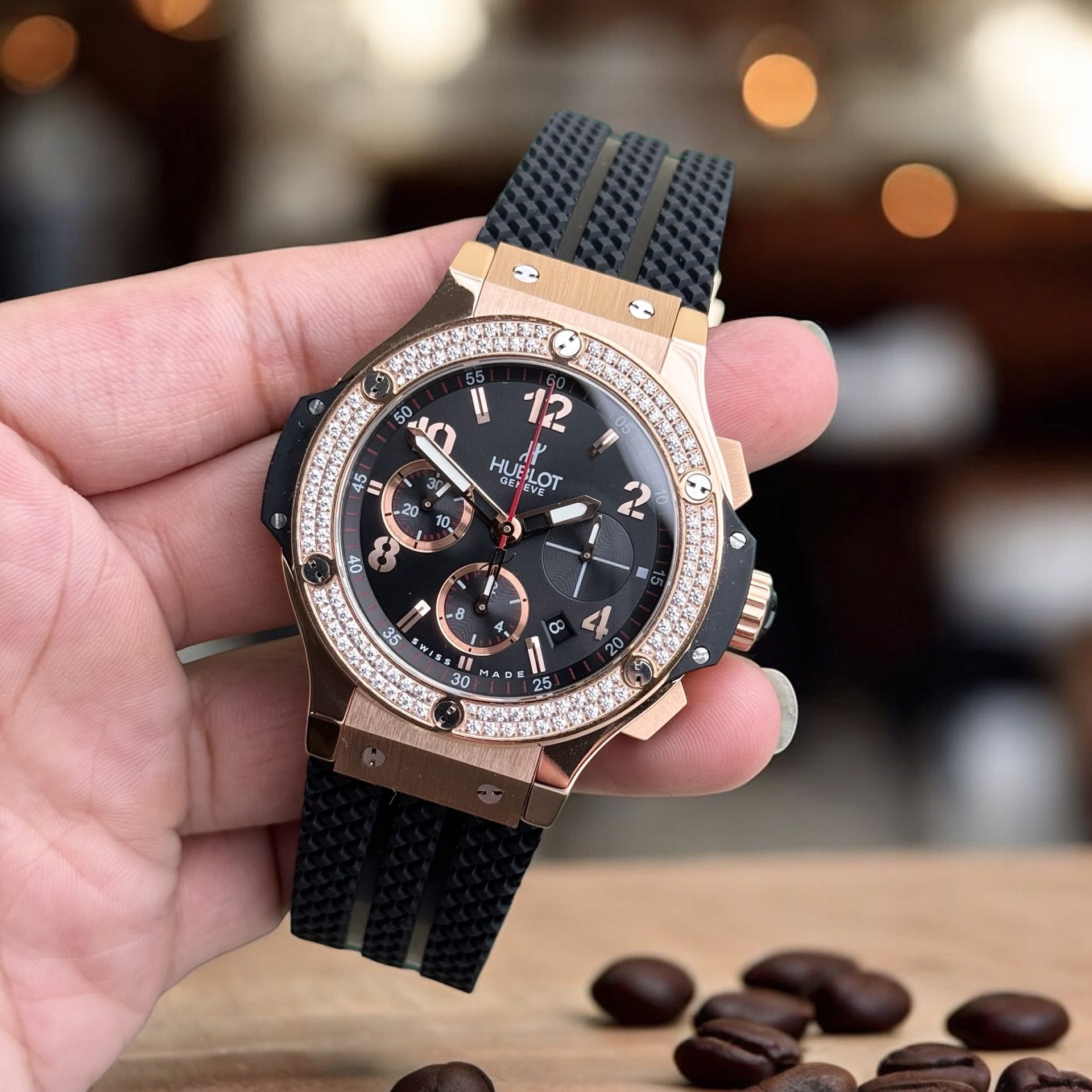 Hublot Replica 1:1 Watch Stone Bezel Big Bang Chronograph King Gold 44mm