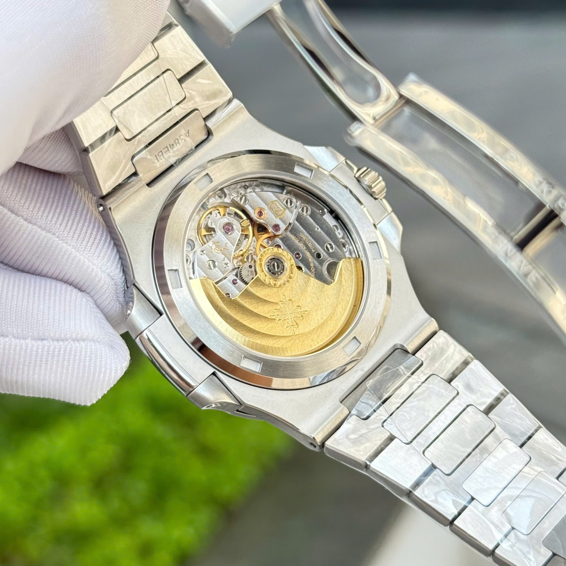 Patek Philippe Nautilus 5711 Replica Watches White Dial Metal Wire BBF Factory 40mm