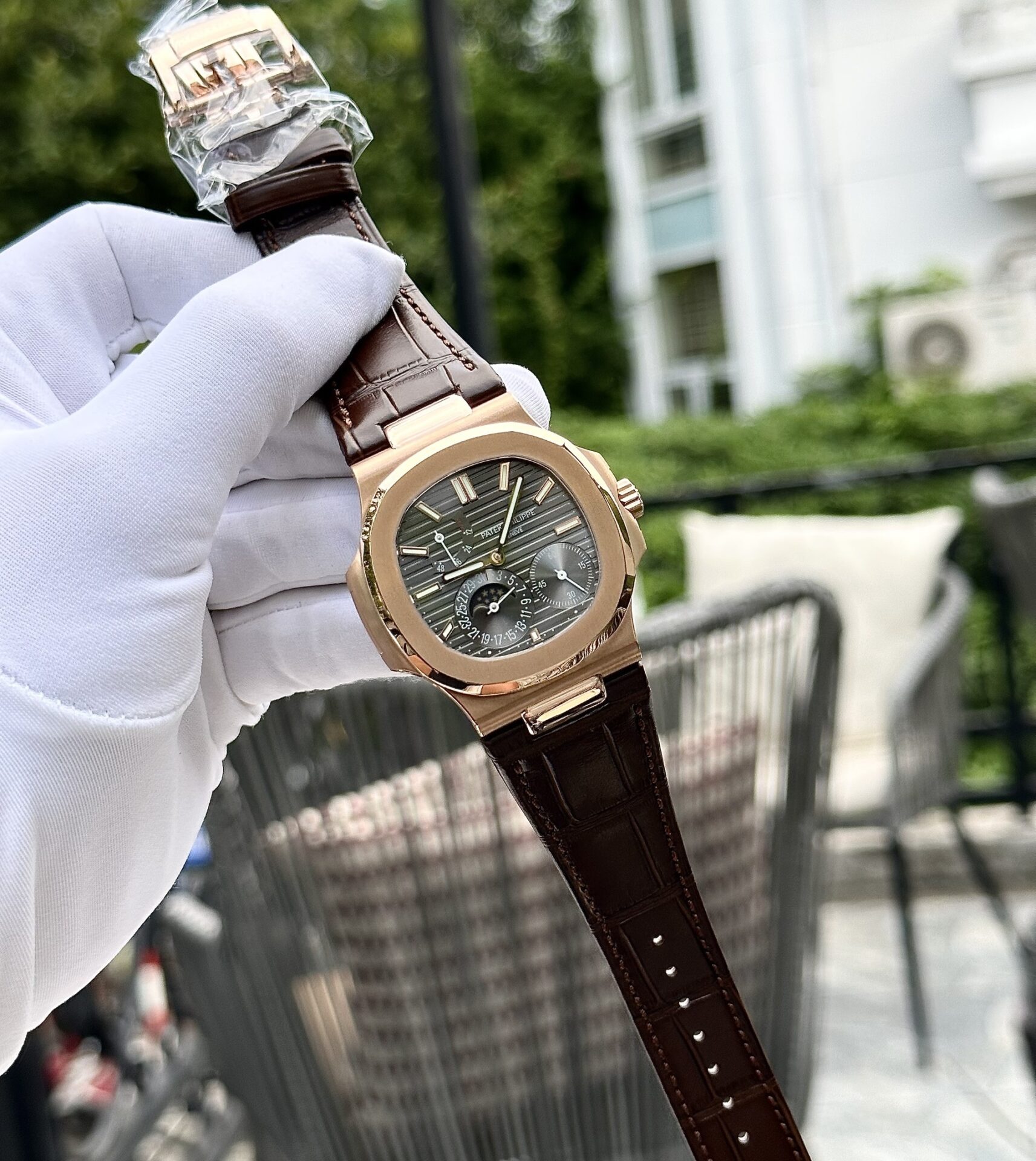Patek Philippe Nautilus 5712 Rose Gold Replica Watch Leather Strap Factory GR 40mm