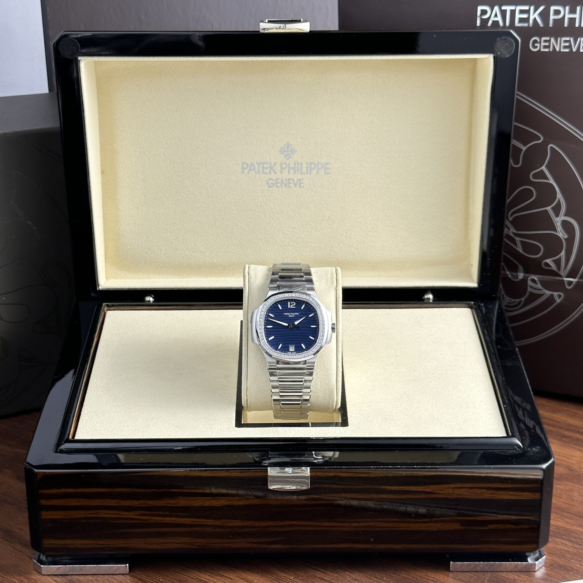 Patek Philippe Replica 1:1 Watch Nautilus 7118 Blue Dial With Stone 3K Factory 35.2mm