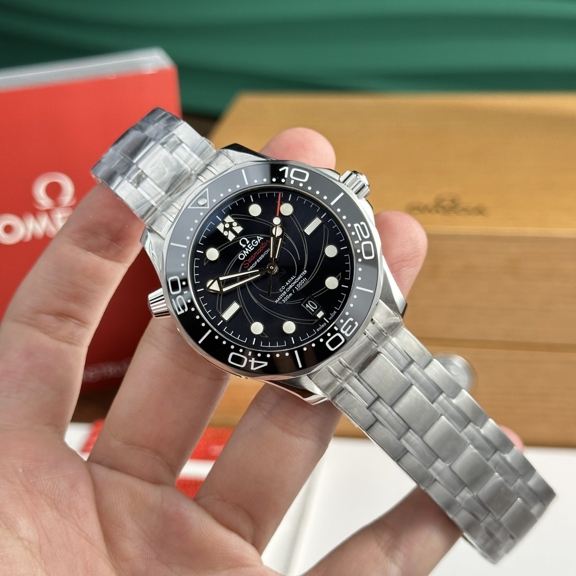 Omega Replica 1:1 Watch Seamaster James Bond 007  VS Factory 42mm