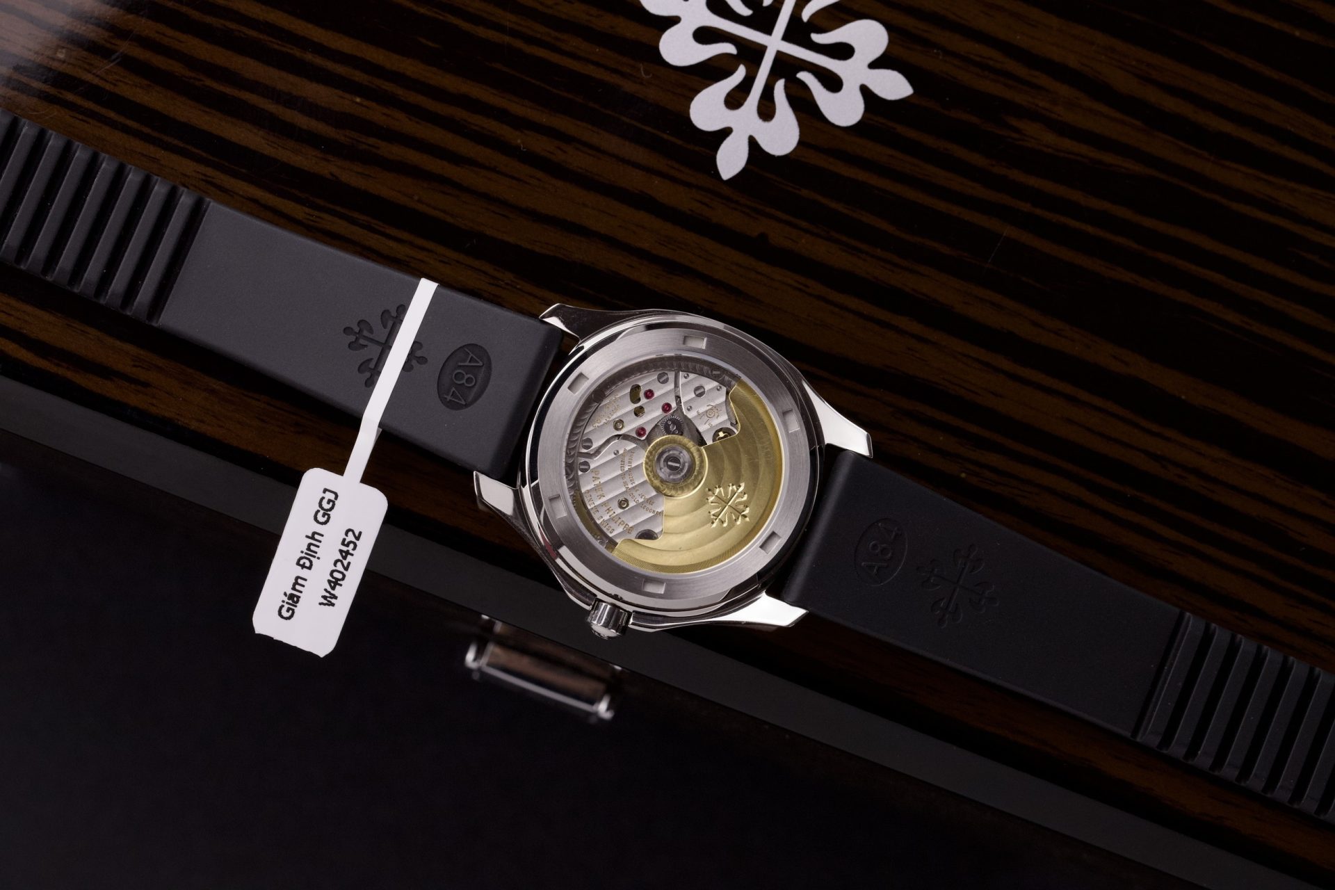 Patek Philippe Rep 11 Watch Aquanaut 5067 Diamonds benzene moissanite Black Dial 35.6 mm