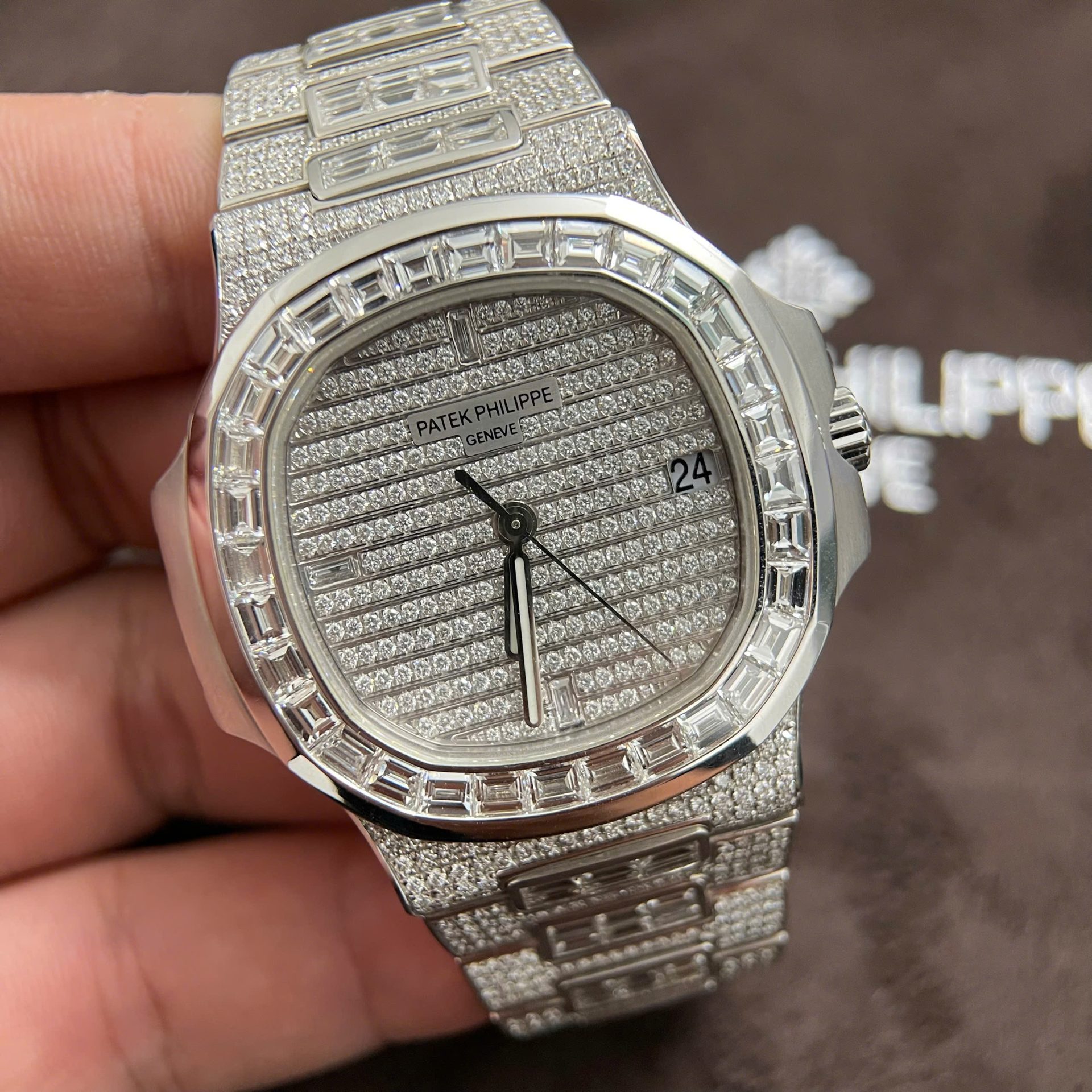 Patek Philippe Nautilus 5719 Replica Watches Custom 18K Solid White Gold + Diamonds 40mm