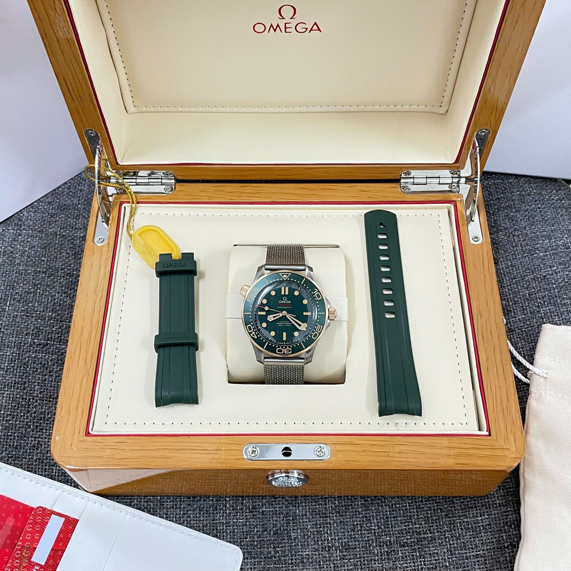 Omega Replica Watches Seamaster Bronze Gold on Titanium Green Dial VS Factory 42mm