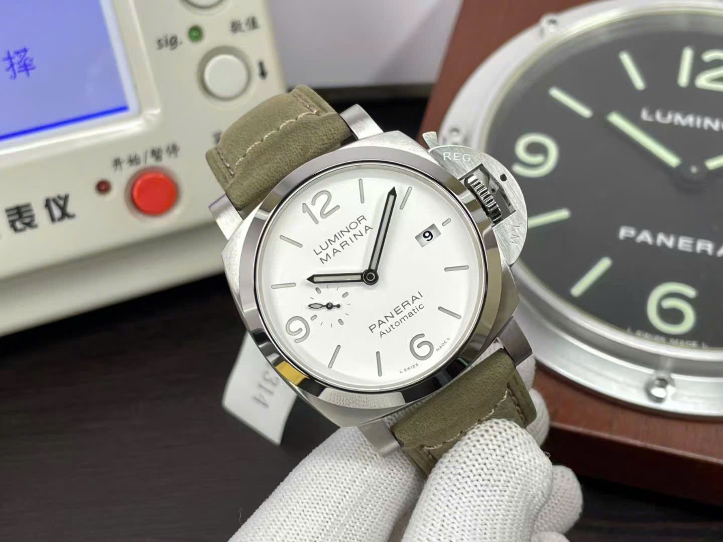 Panerai Luxury Replica Watches PAM01314 Luminor Marina Green Leather Strap VS Factory 44mm