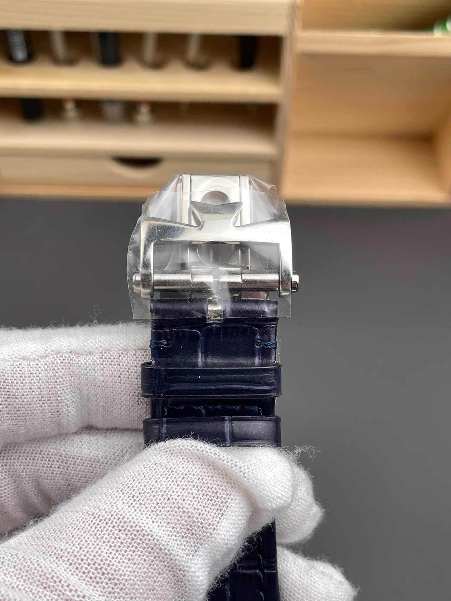 Vacheron Constantin Luxury Replica Watches Overseas 47040 Blue Dial MKS Factory 42mm