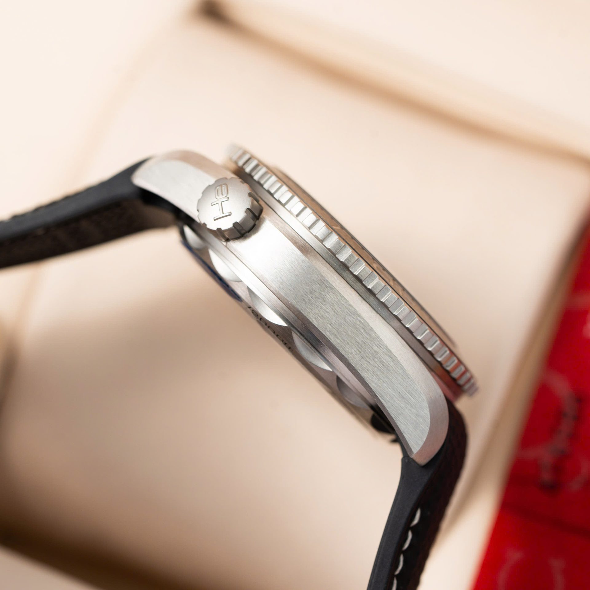 Omega Replica Watch Seamaster Planet Ocean Black Dial Rubber Strap Factory VS 43.5mm