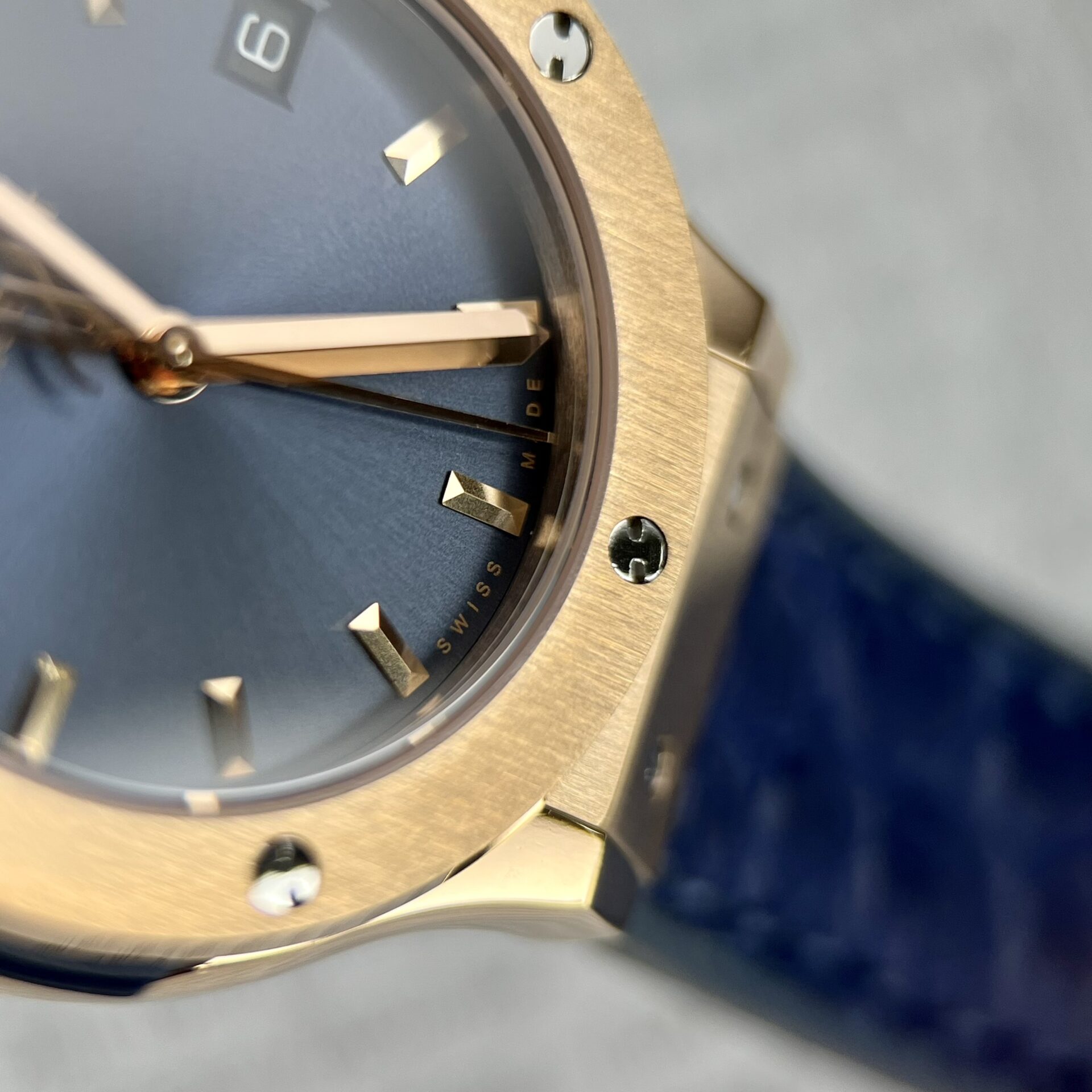 Hublot Replica 1: Watch Classic Fusion King Gold Women s Blue 33mm