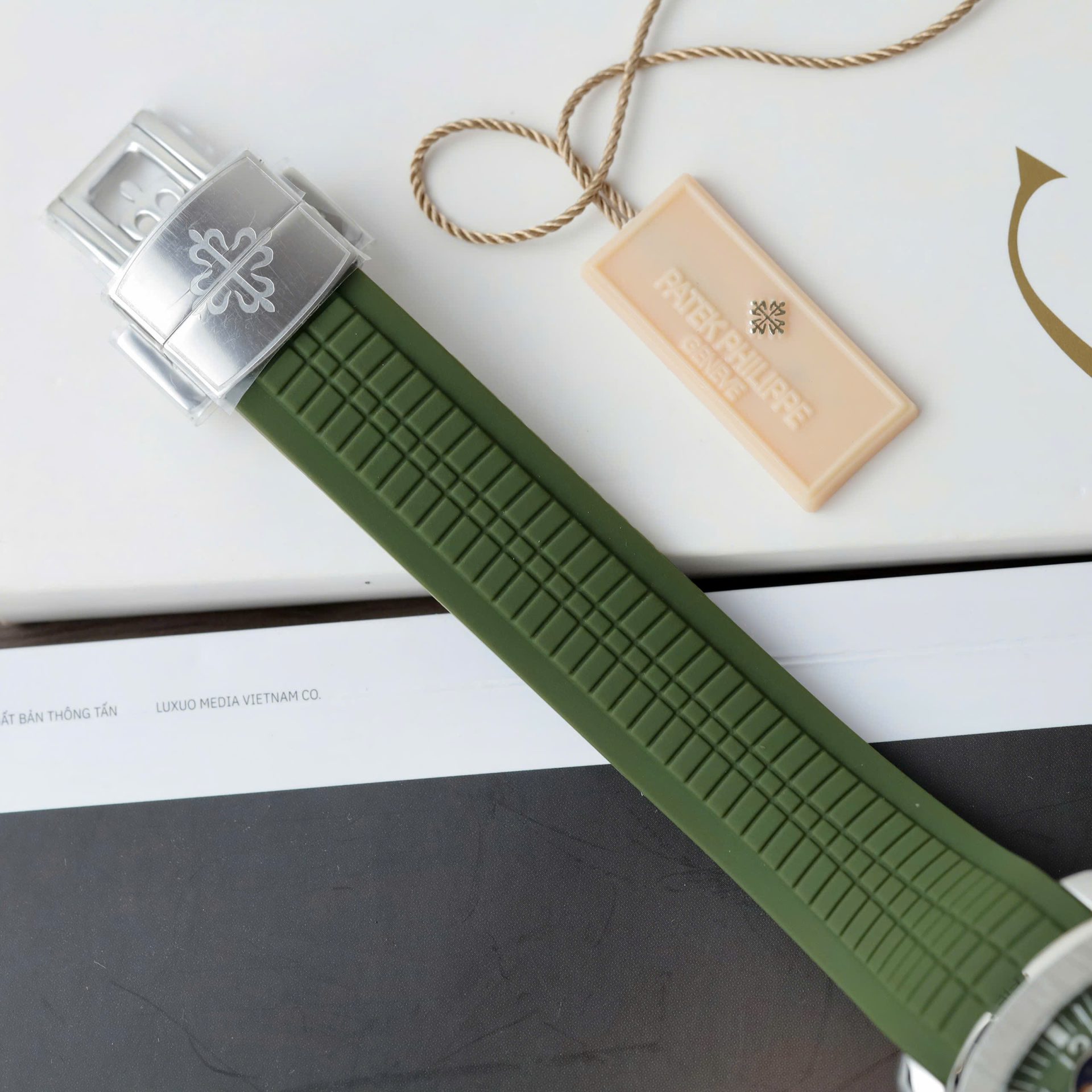 Patek Philippe Best Replica Watch Aquanaut 5261G Automatic Swiss Movement Green Dial 40mm