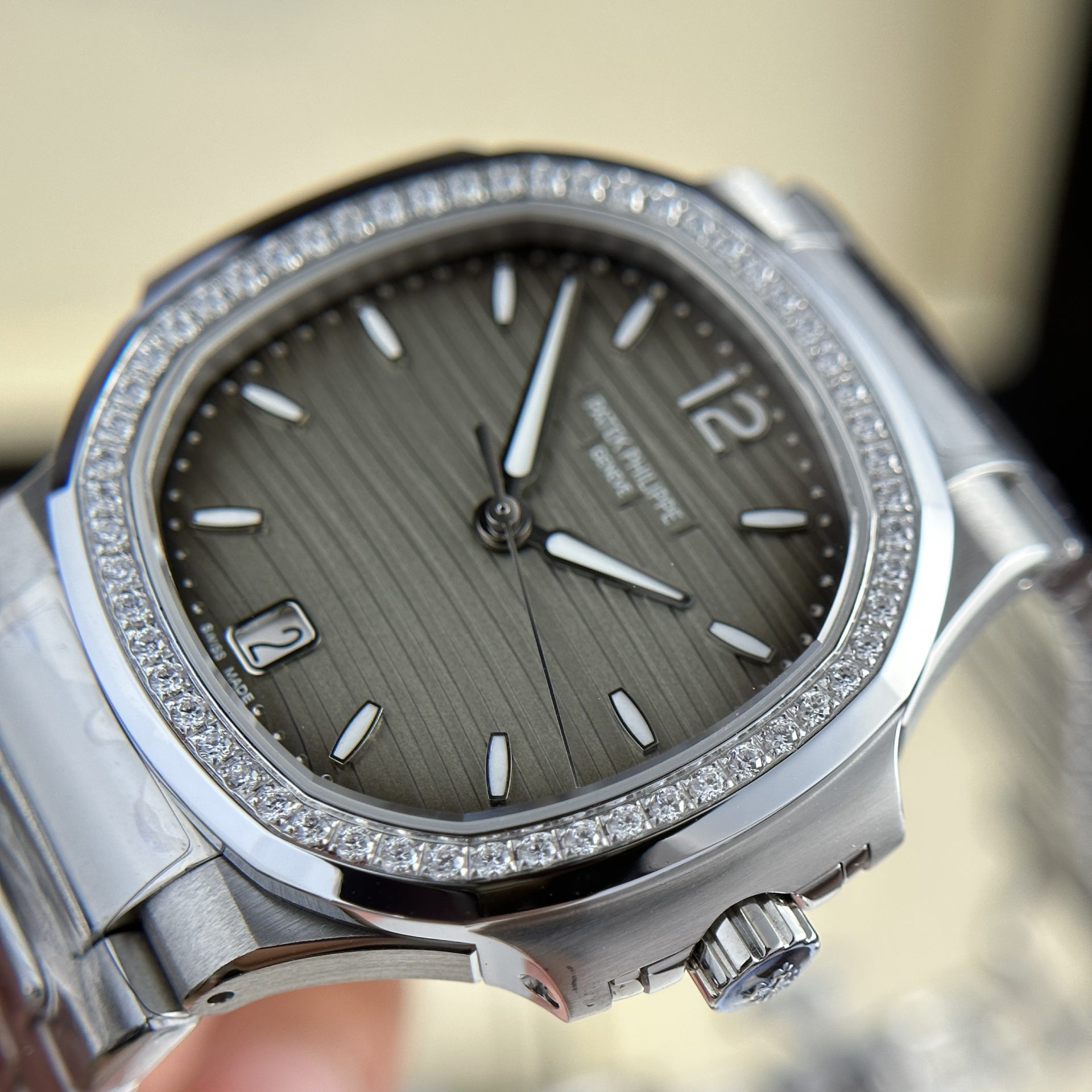 Patek Philippe Replica 1:1 Watch Nautilus 7118 Women s With Stone Gray Dial Factory 3K 35.2mm