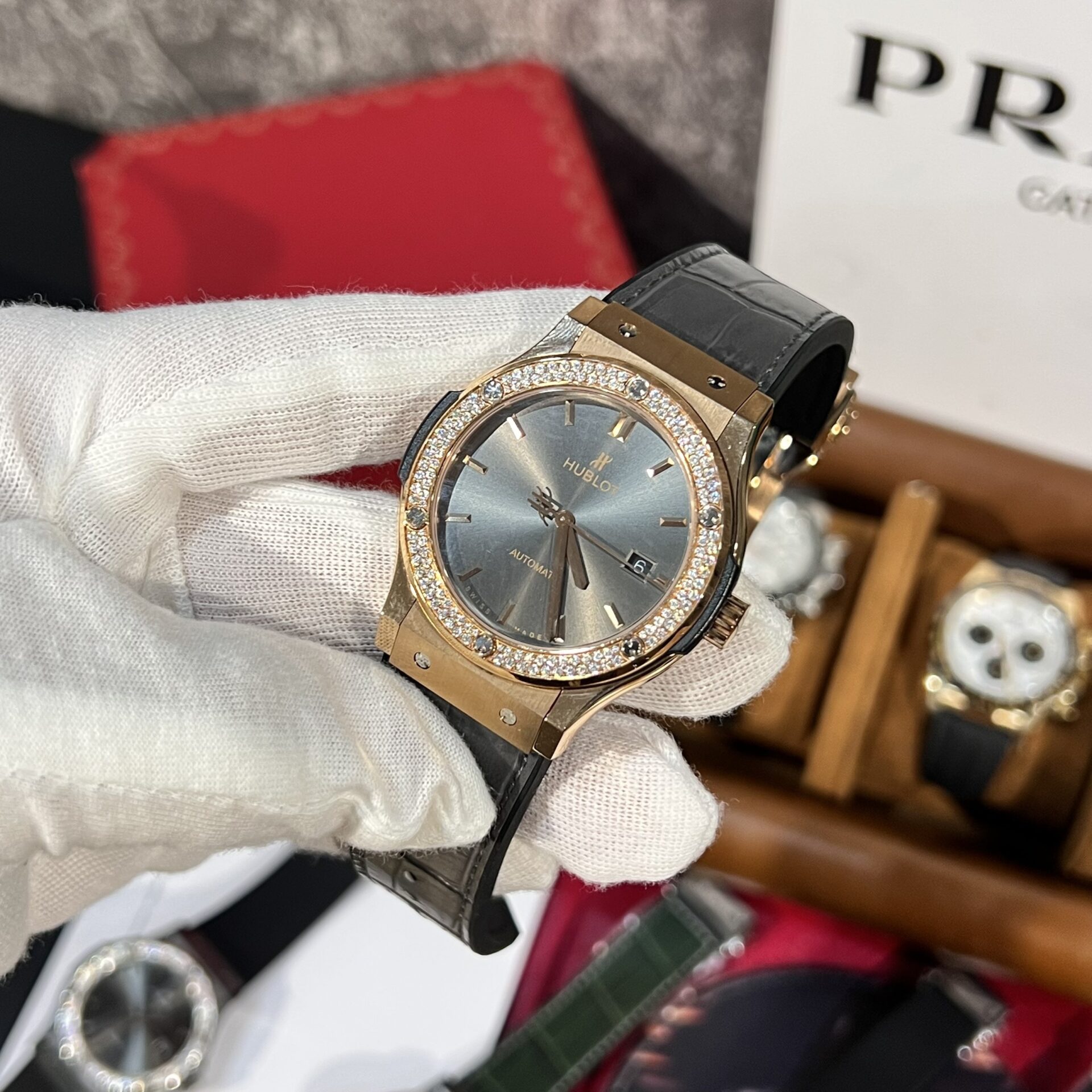 Hublot Replica Watch Classic Fusion King Gold Gray Dial With Moissanite Bezel 42mm