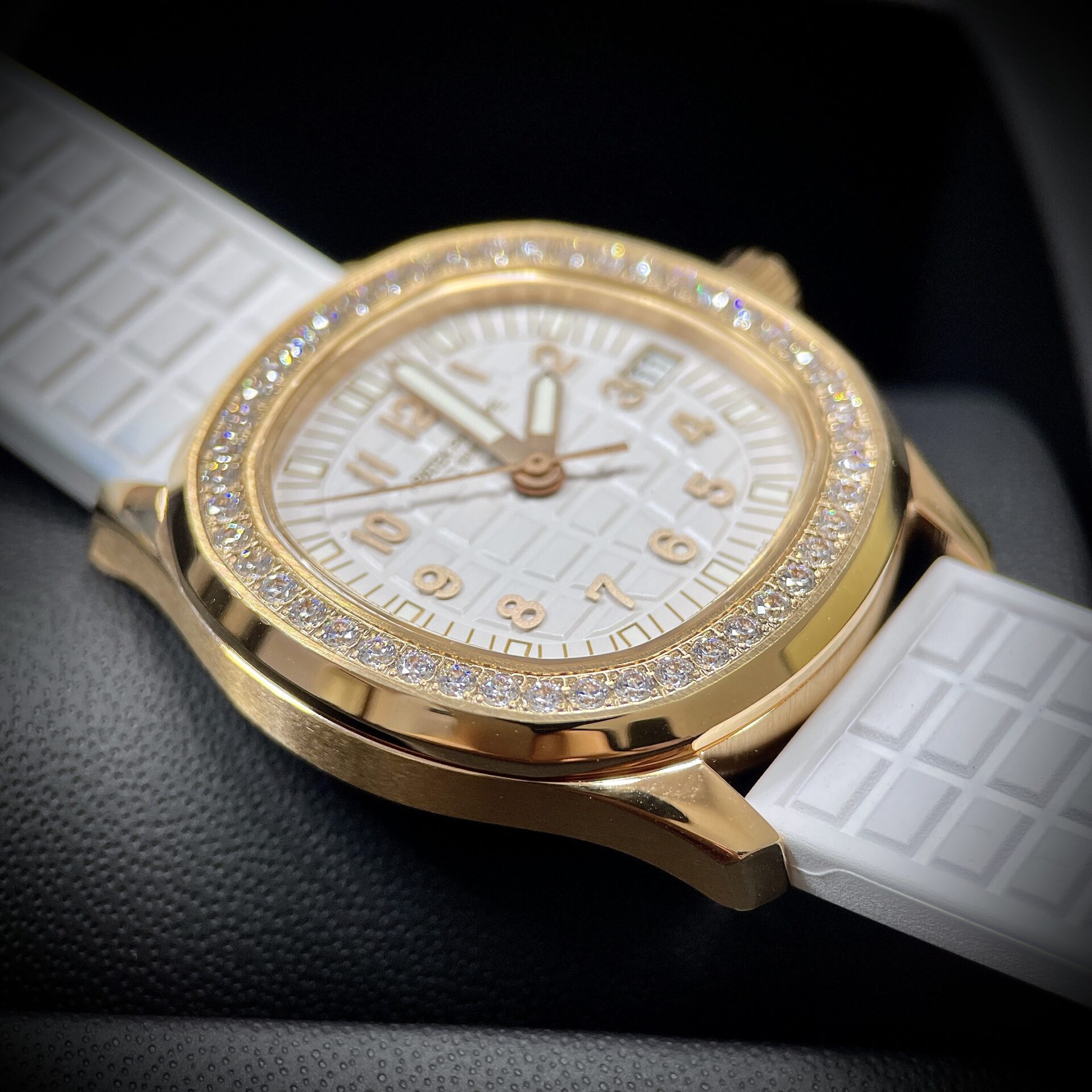 Patek Philippe Aquanaut 5072R White Mother of Pearl Dial Replica 1:1 Watch PPF 35.6mm