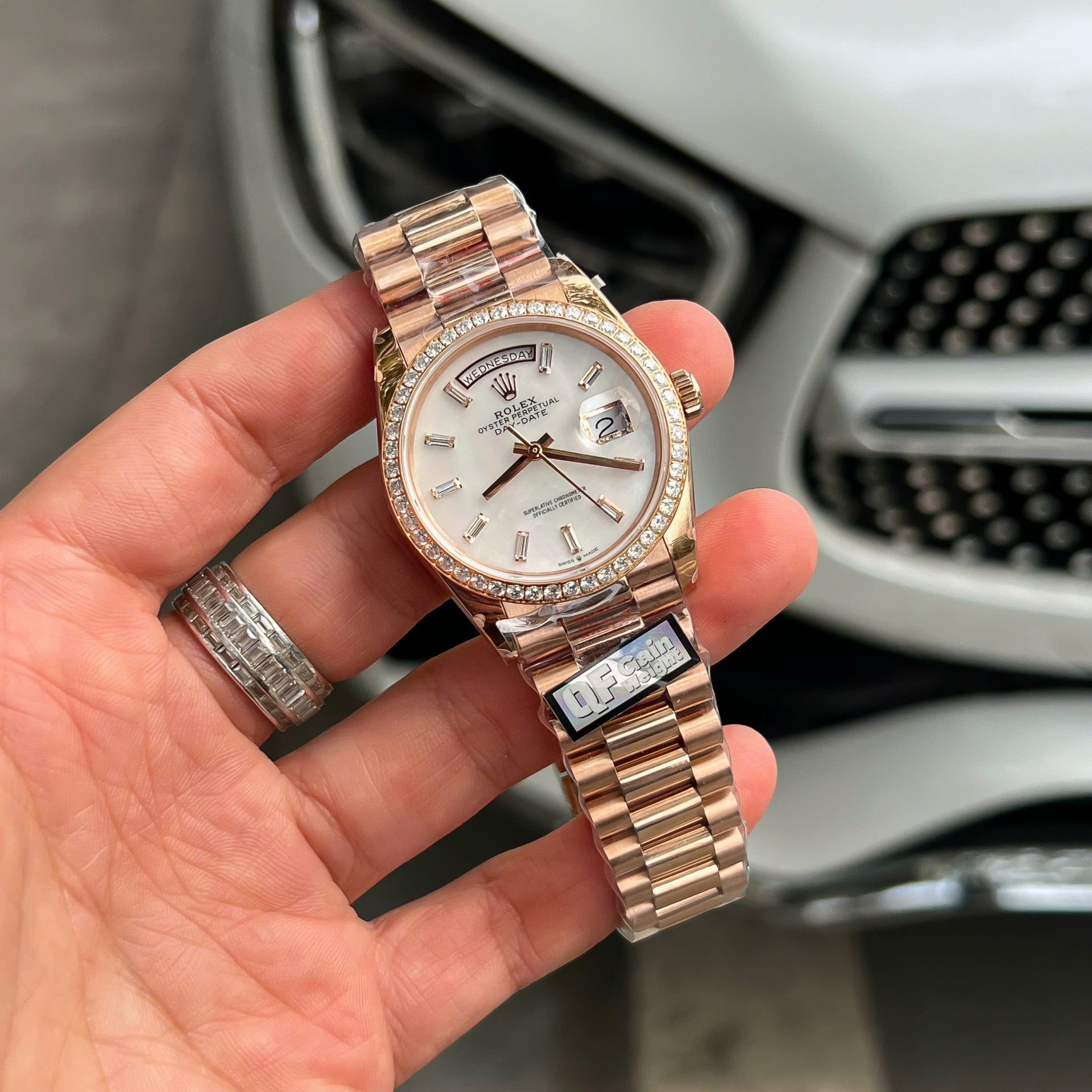 Rolex Day-Date Dial MOP Replica Watch Weight 158 Grams Bezel Moissanite Diamonds QF Factory 36mm