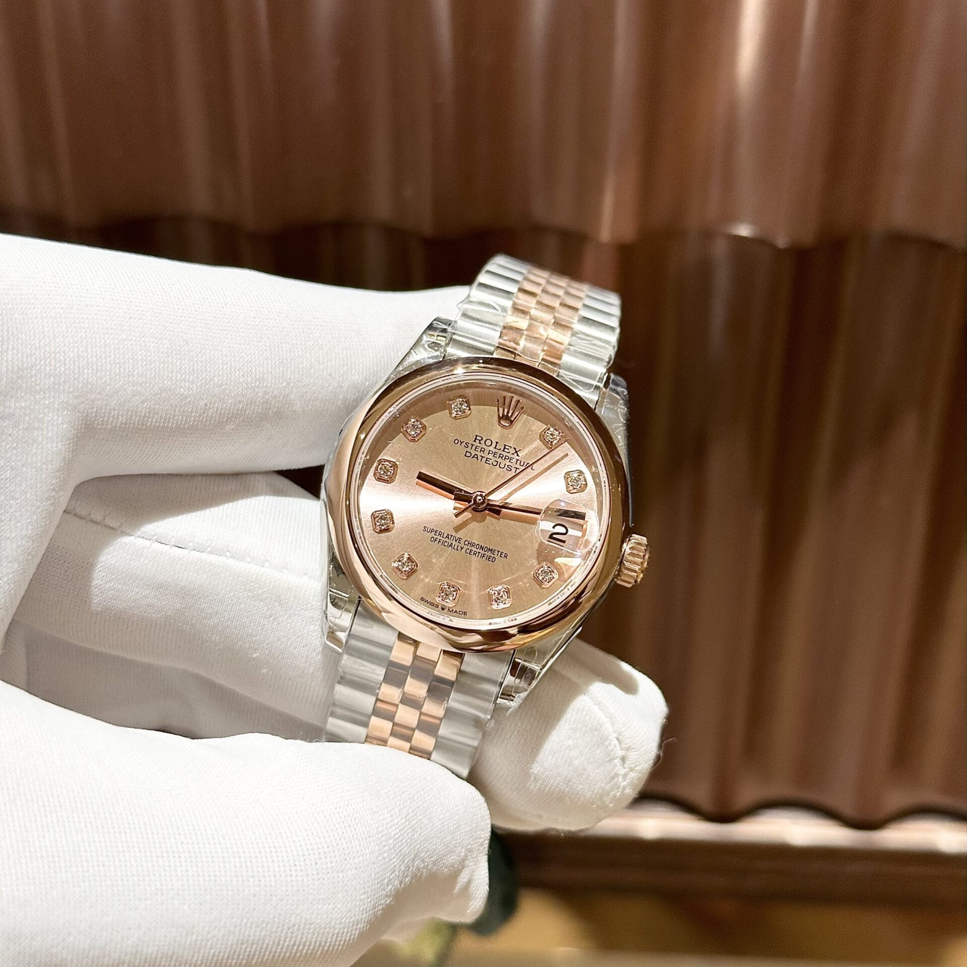 Rolex Replica Watch DateJust Women s Smooth Bezel Demi Rose 31mm