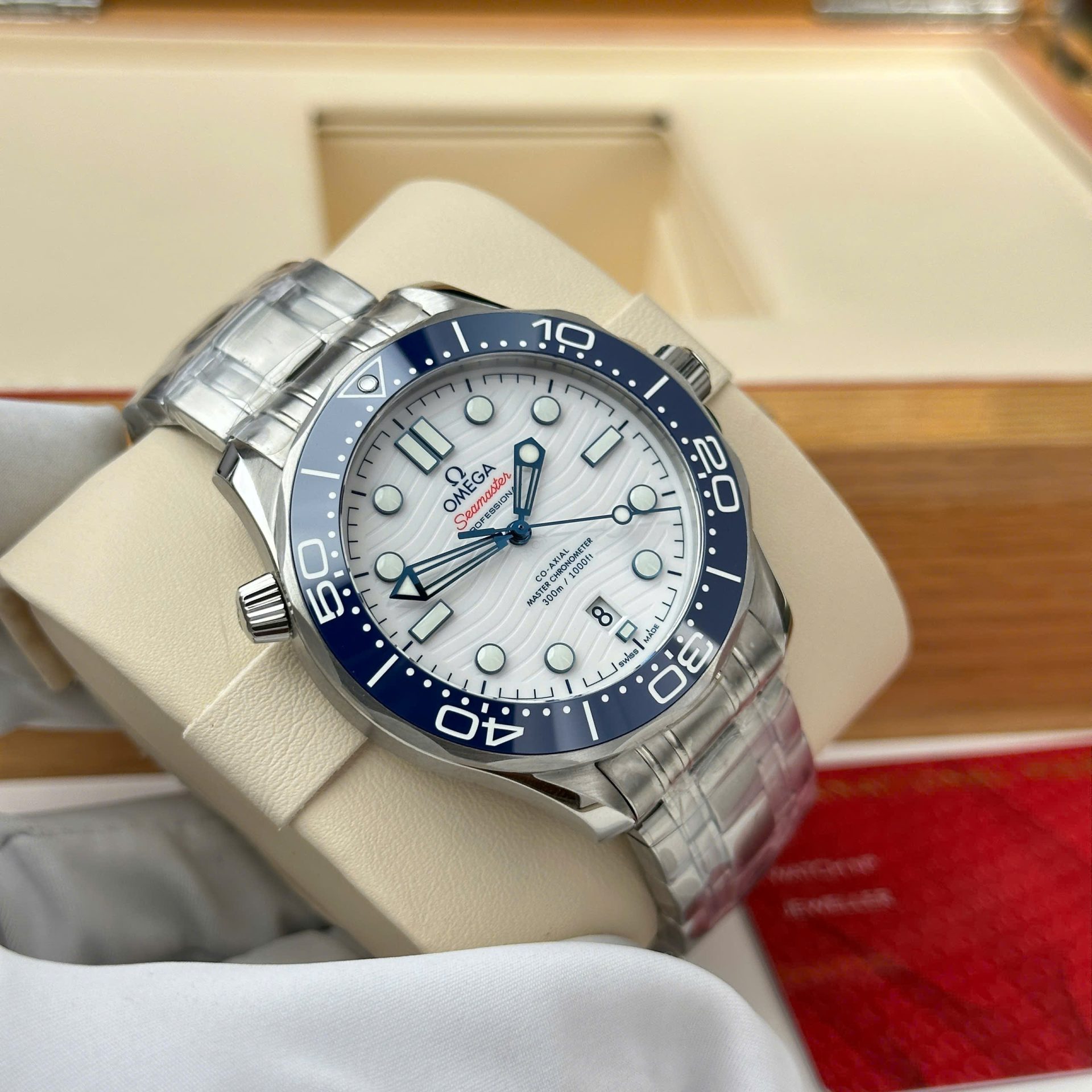 Omega Seamaster Diver 300M Luxury Fake Watches White Dial Automatic Movement VS Factory 42mm