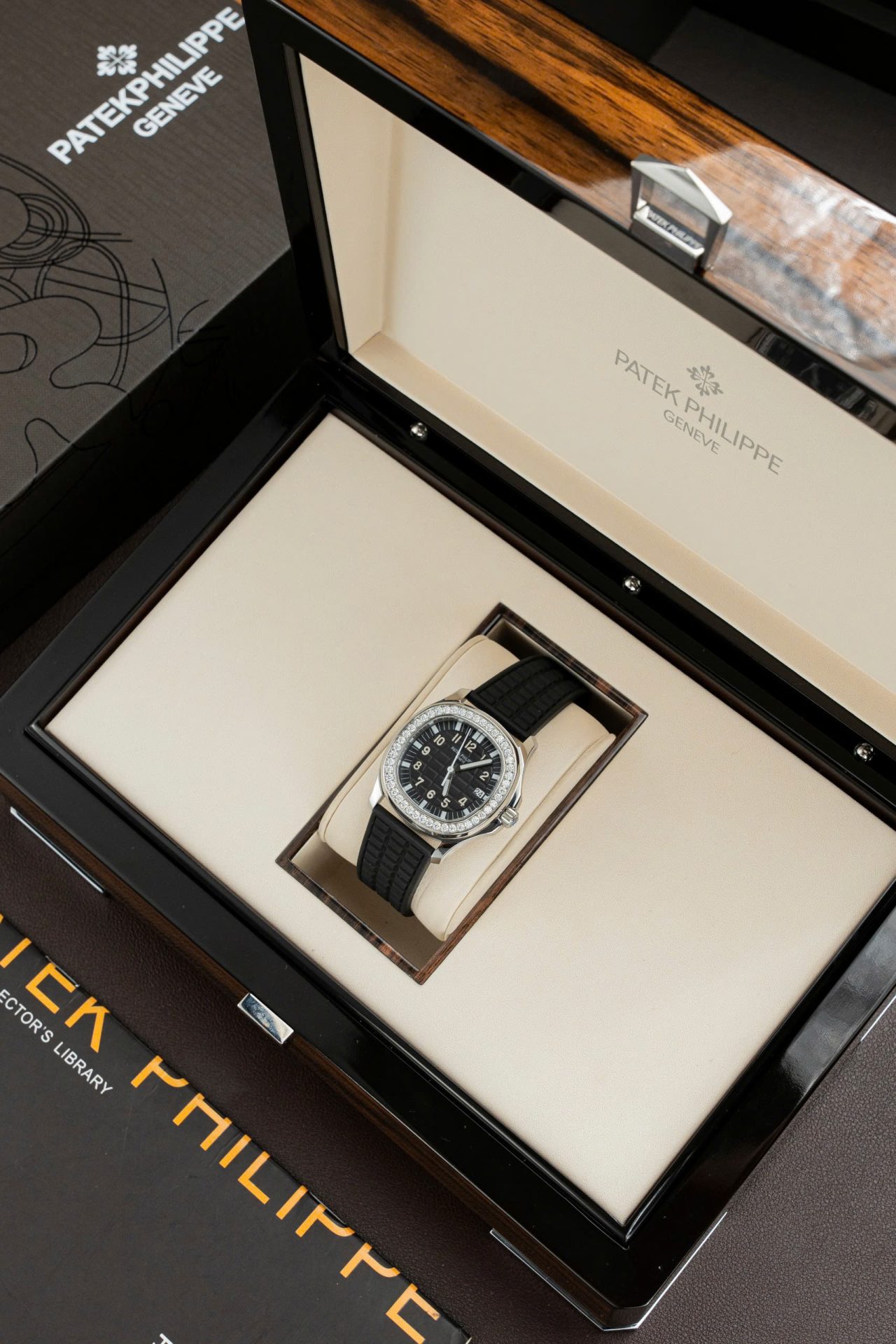 Patek Philippe Aquanaut 5067 Replica Watches Bezel Moissanite Diamonds PPF Factory 35.6mm