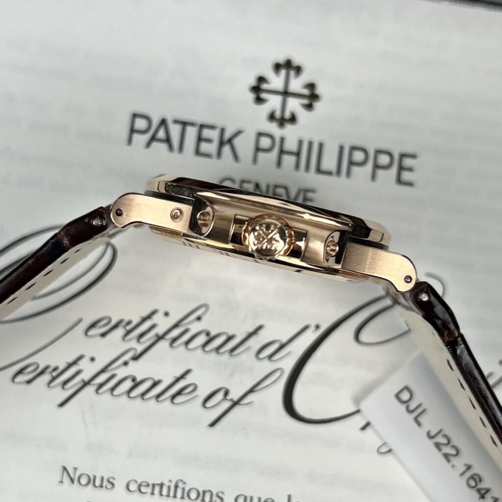 Patek Philippe Replica Watch Nautilus 5724 Gold-Wrapped With Moissanite Diamond ZF Factory 40mm