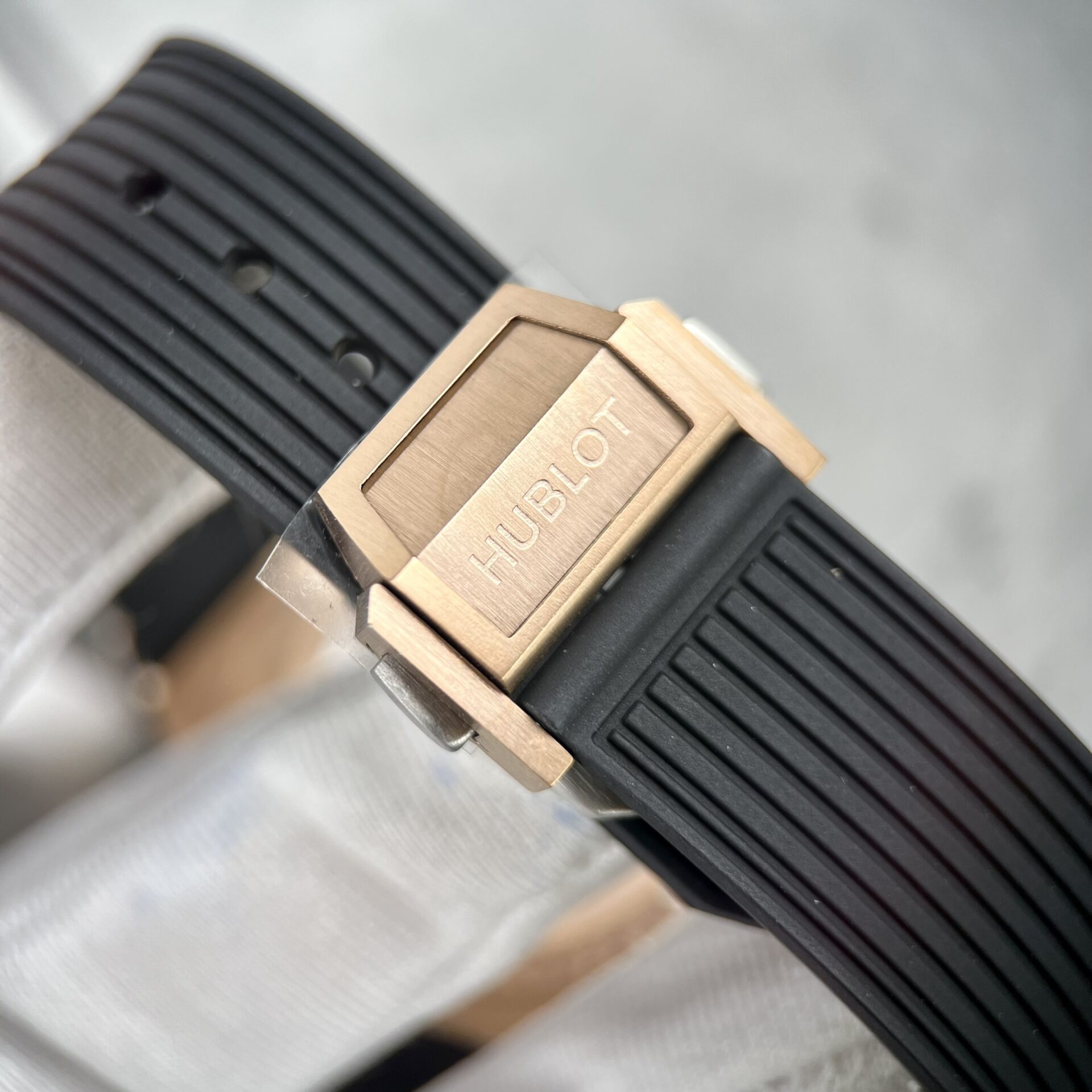Hublot Replica 1:1 Watch Big Bang One Click King Gold Diamond Bezel HBF 39mm