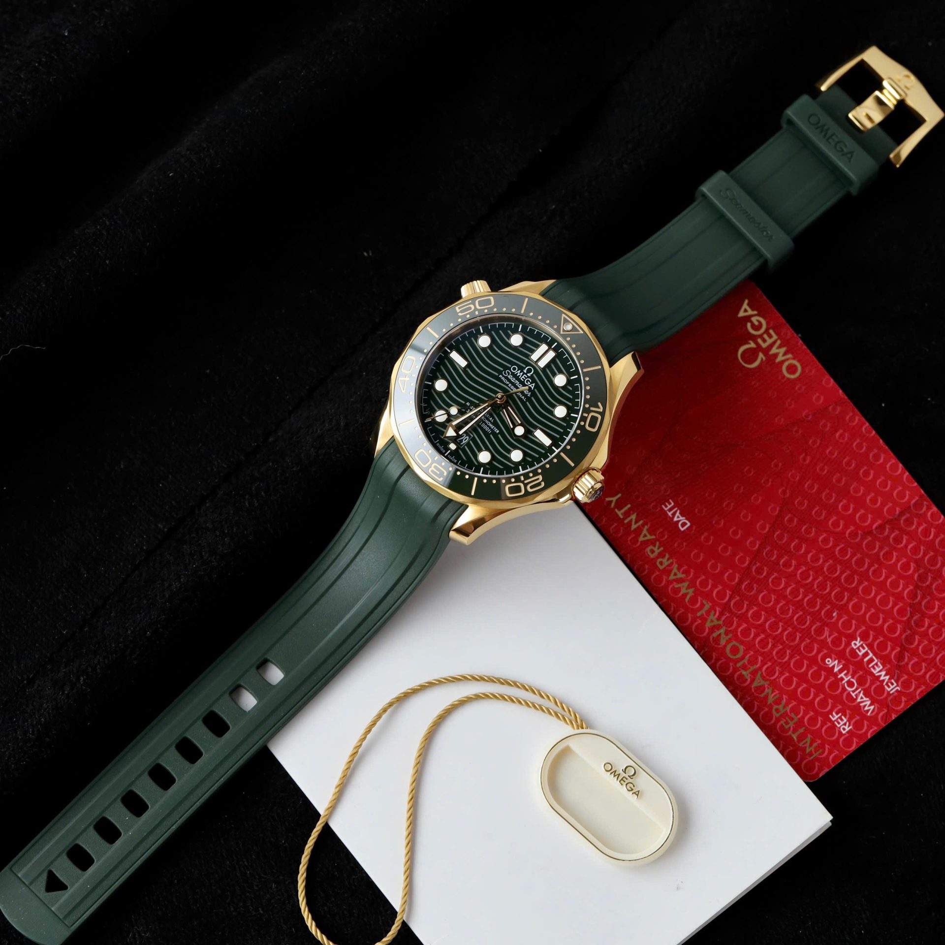 Omega Seamaster Diver 300M Replica Watches Green Dial Rubber Strap VS Factory 42mm