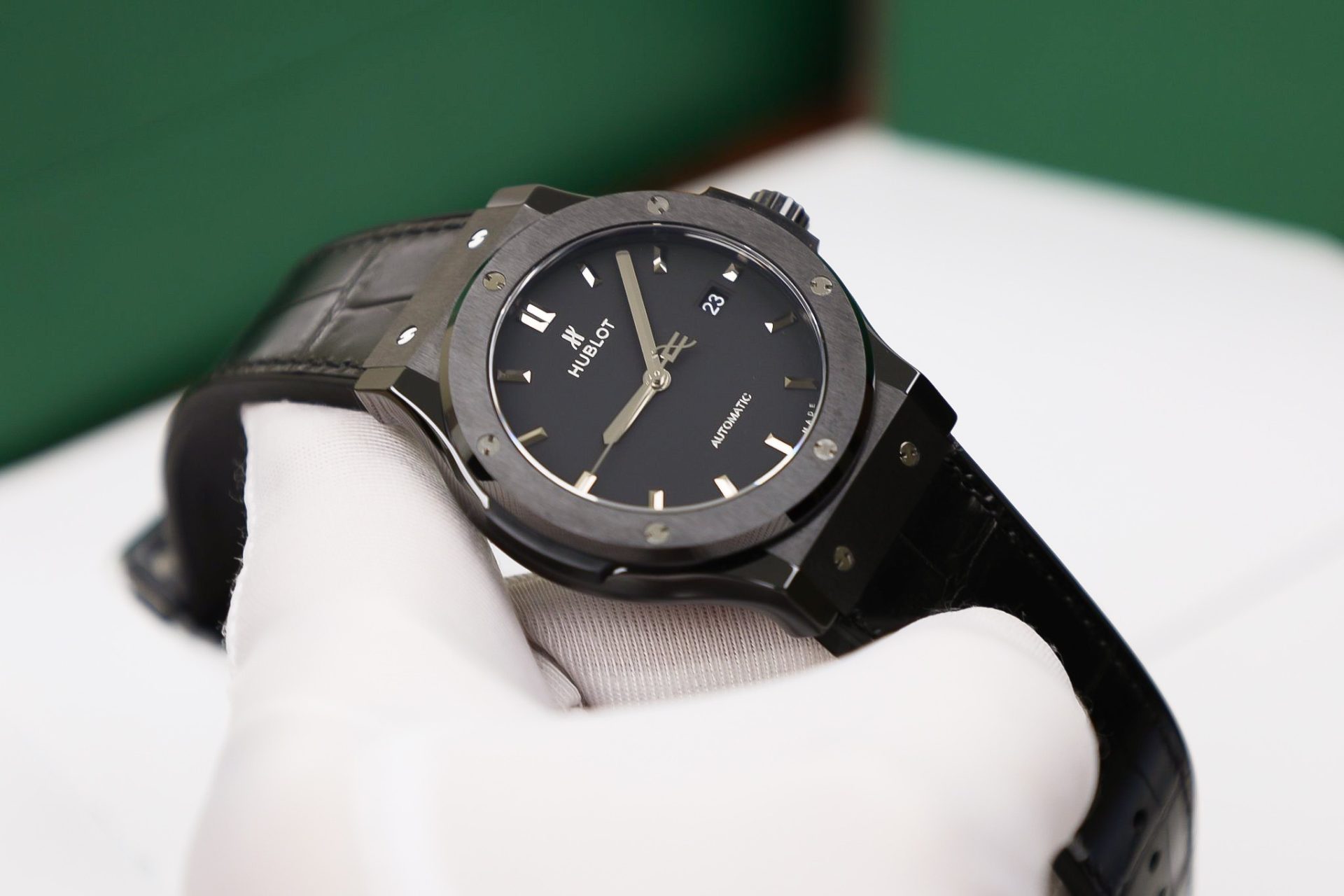 Hublot Replica 1:1 Watch Classic Fusion Black Ceramic SW300 Movement 42mm