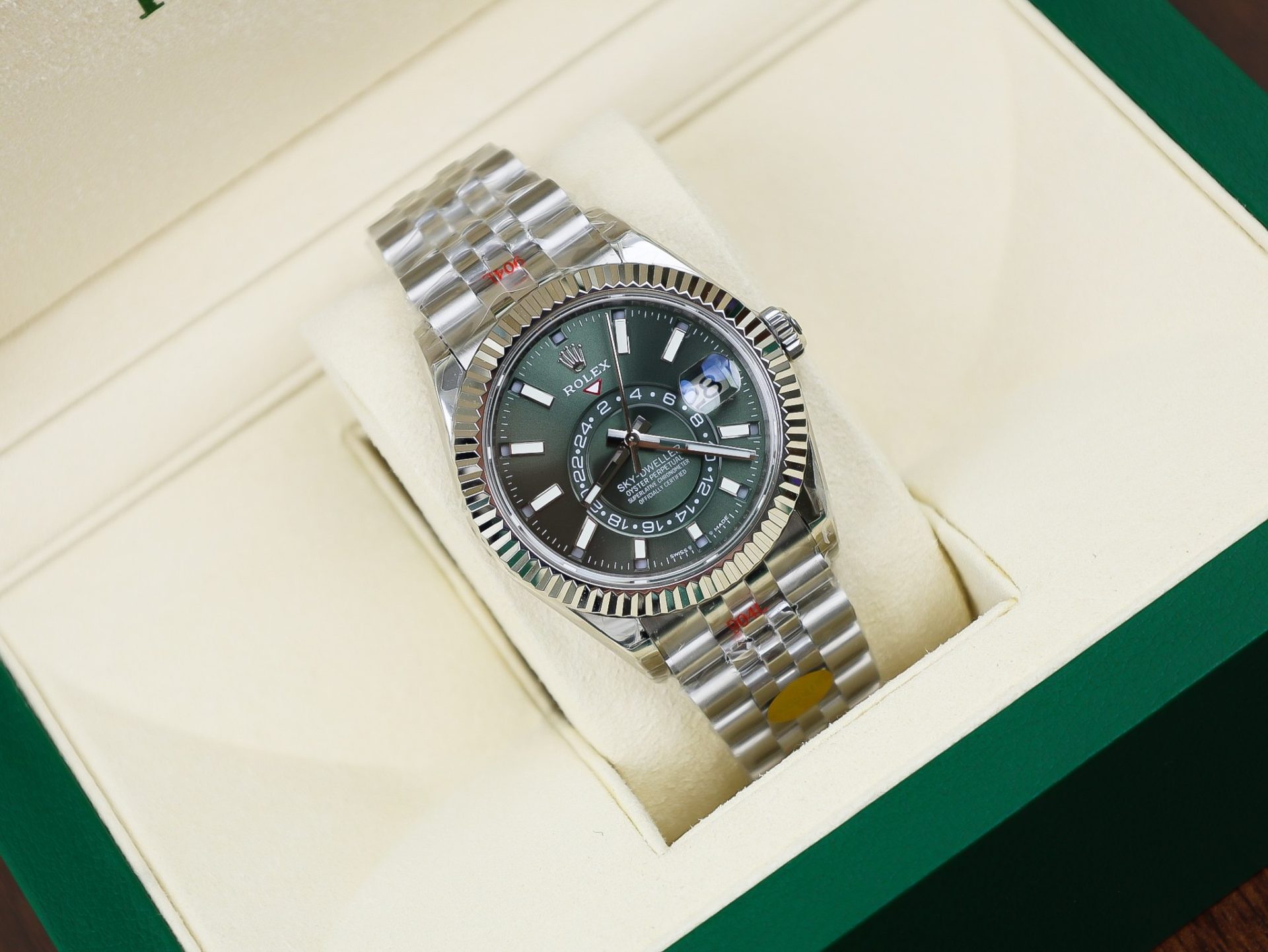 Rolex Replica 1:1 Watch Sky Dweller Green Dial Jubilee Strap 42mm