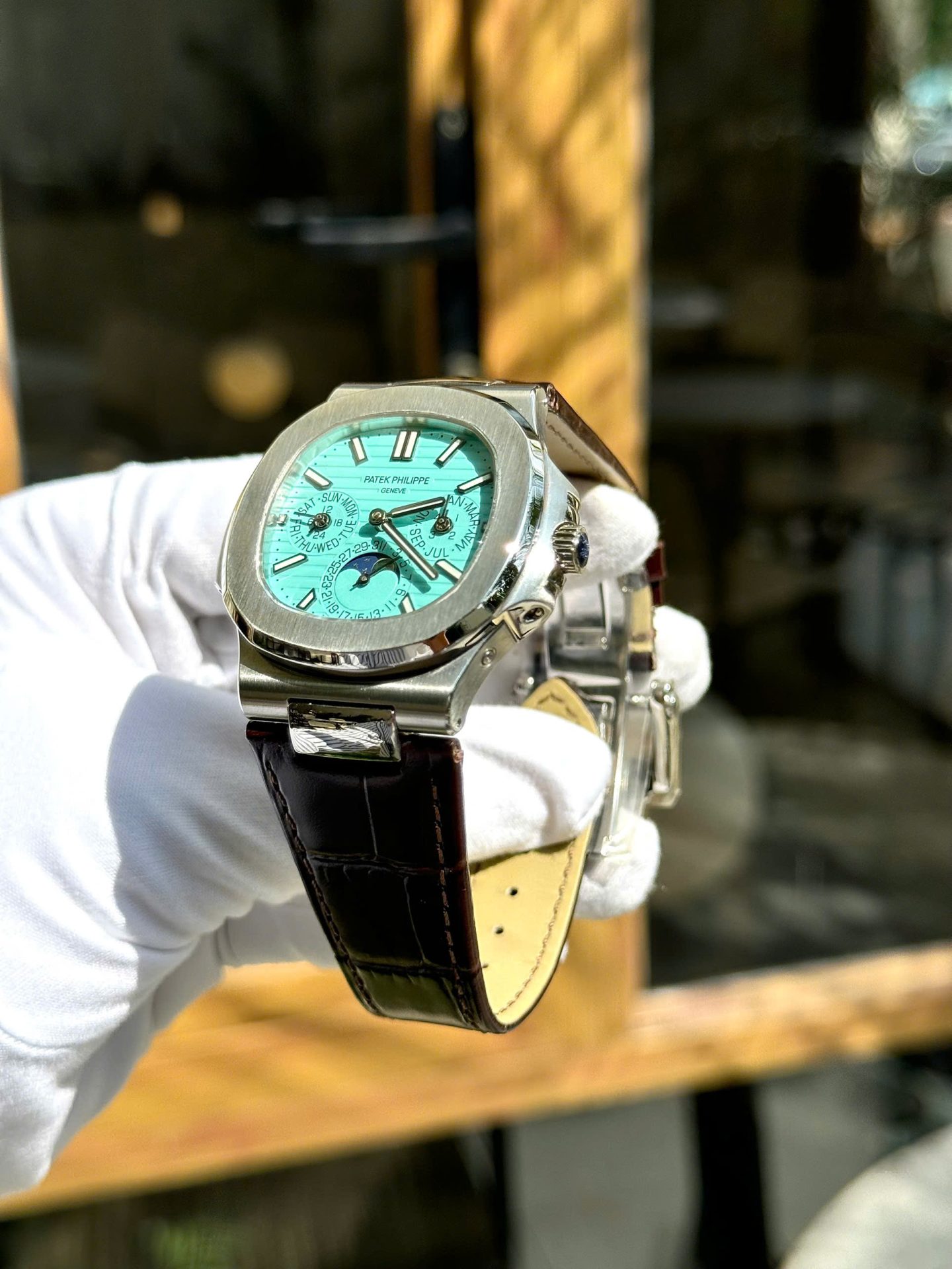 Patek Philippe High End Watch Replicas Nautilus 5740G Tiffany   Automatic Swiss Movement 40mm