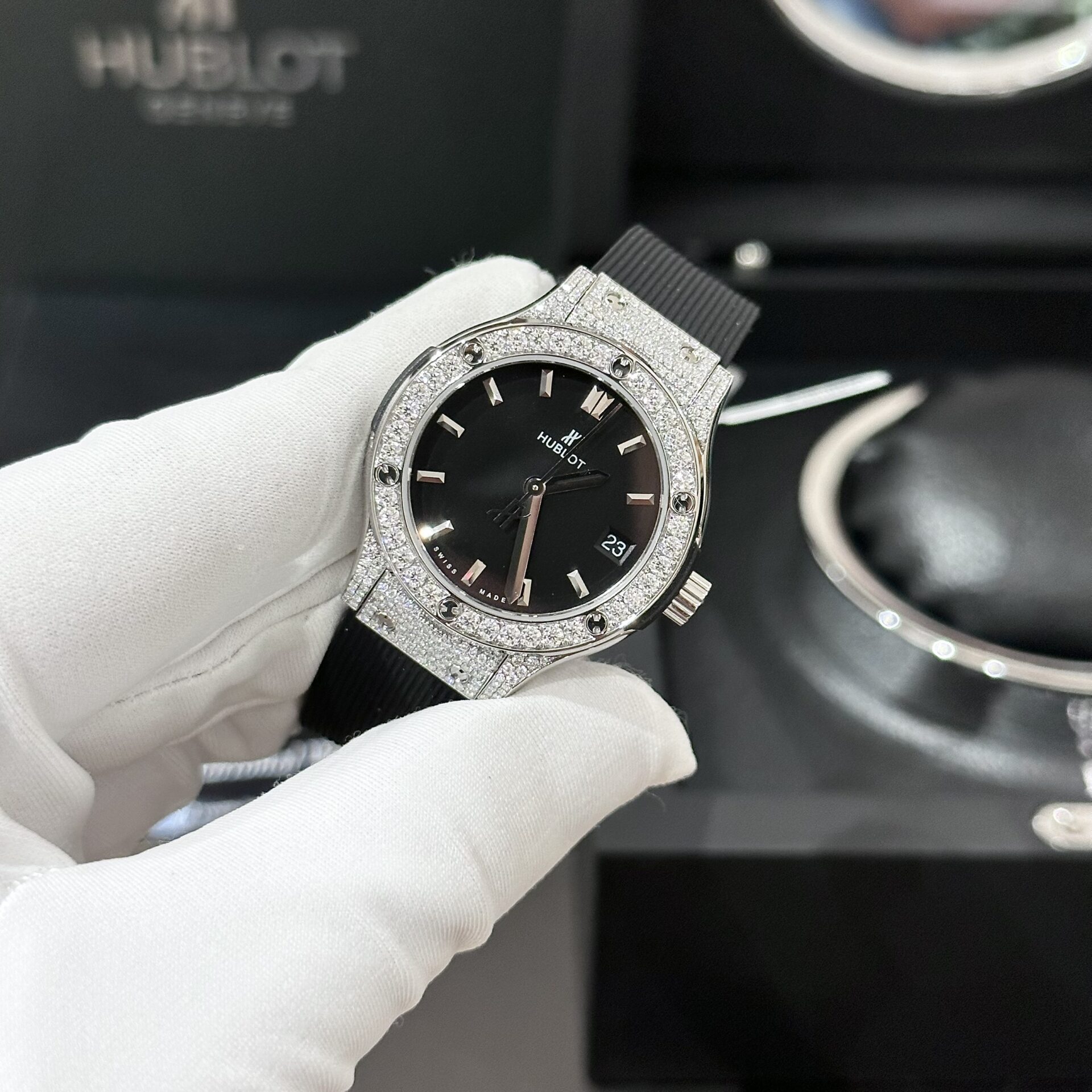 Hublot Replica 11 Watch Classic Fusion Women s With Moissanite Diamond Case 33mm