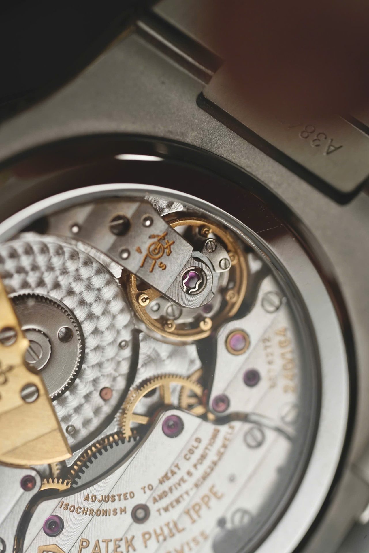 Patek Philippe Best Replica Watches Nautilus 5712 Custom Authentic Details 40mm