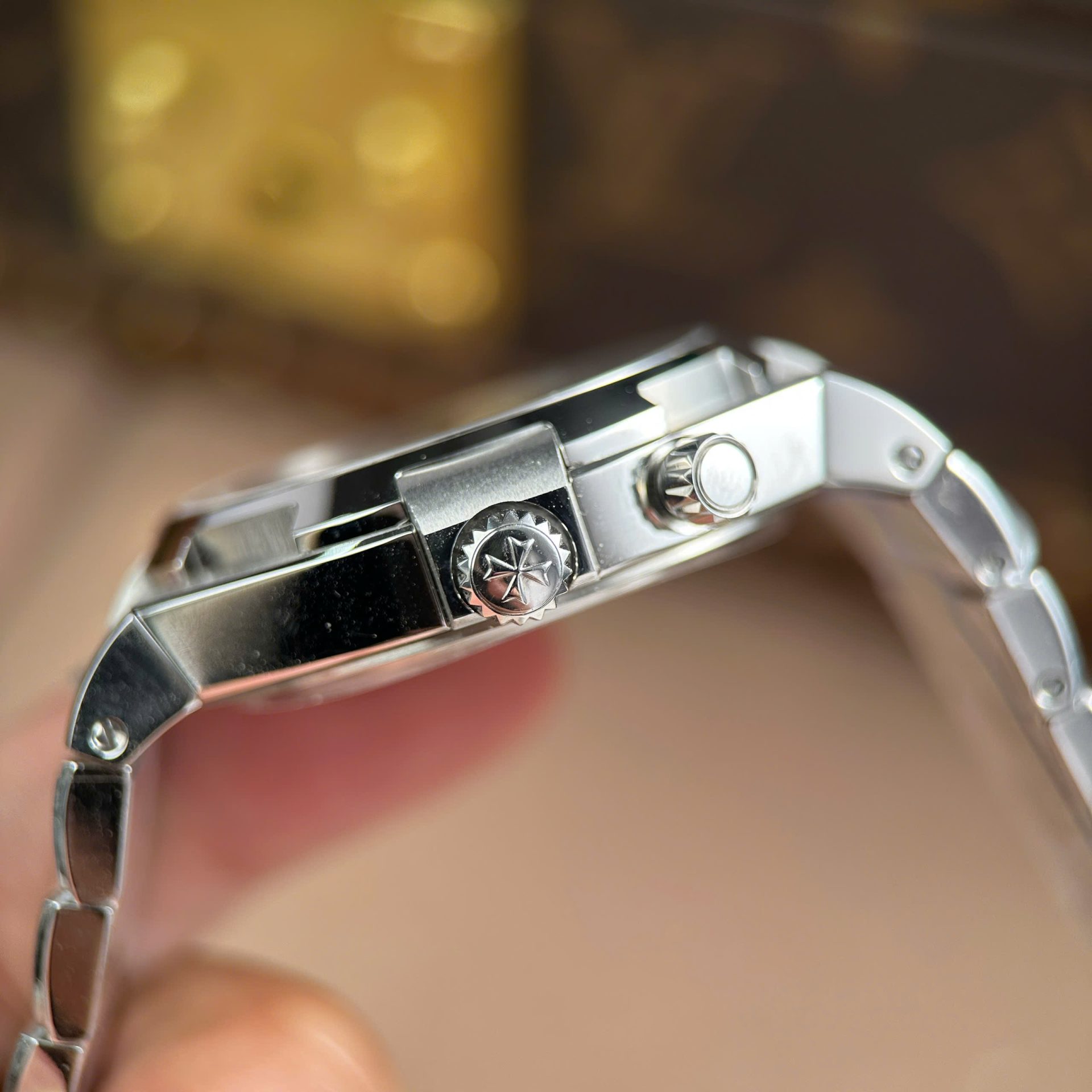 Vacheron Constantin Luxury Imitation Watches Overseas Dual Time 47450 White Dial Metal Wire 9F Factory 42mm