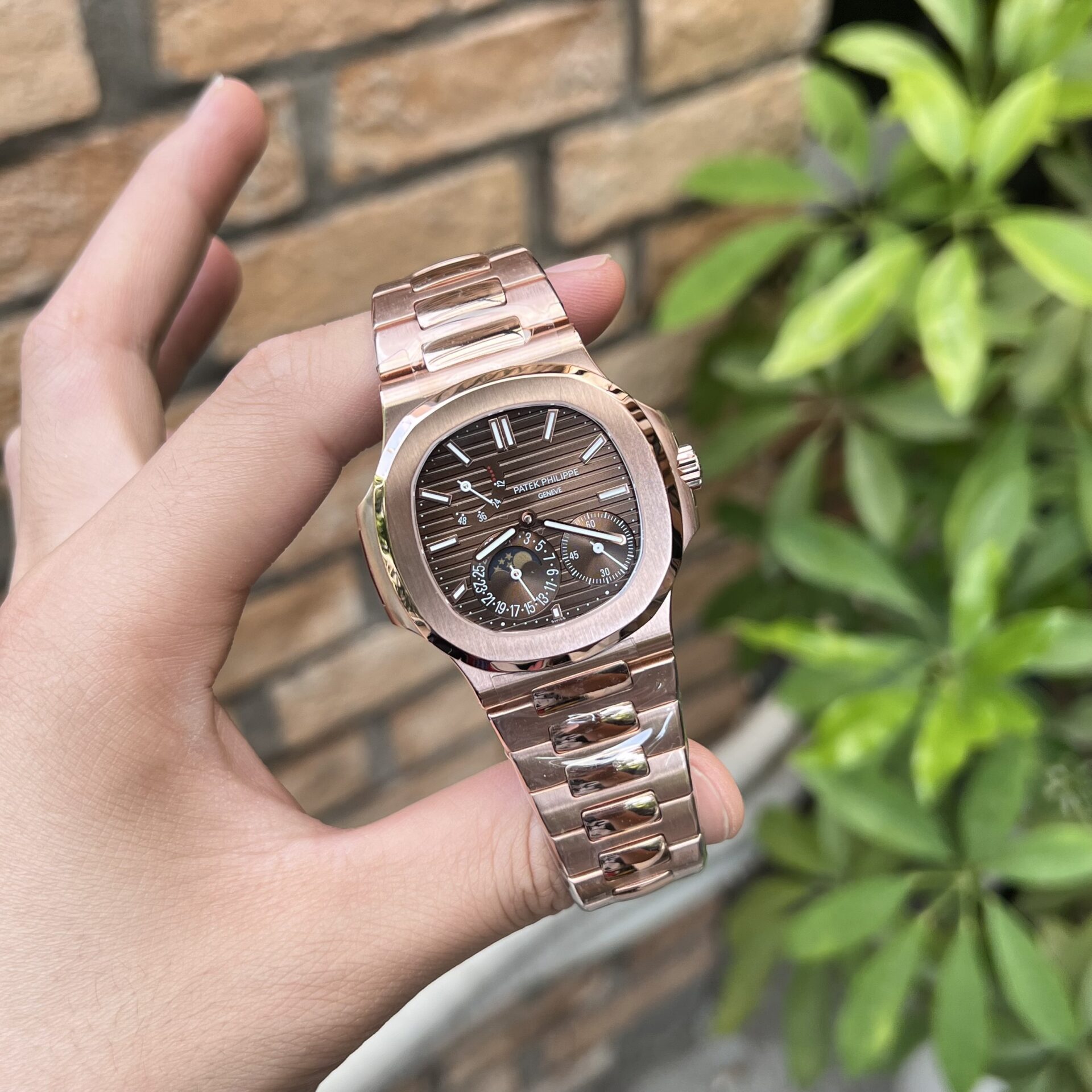 Patek Philippe Replica 11 Watch Nautilus 5712 Rose Gold Wrapped Chocolate Dial GRF 40mm