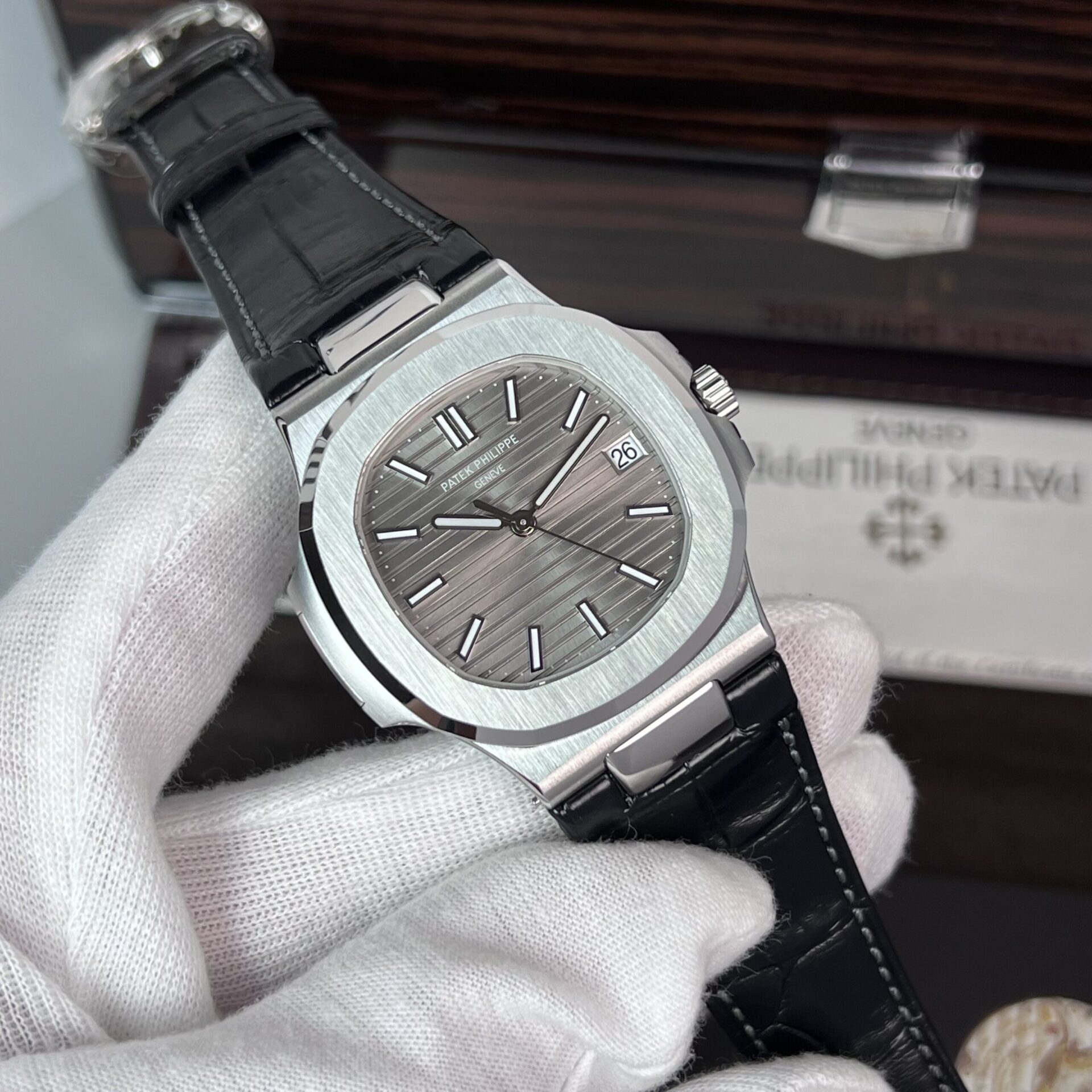 Patek Philippe Nautilus 5711 Replica Watch Men s Leather Strap 3K Factory 40mm