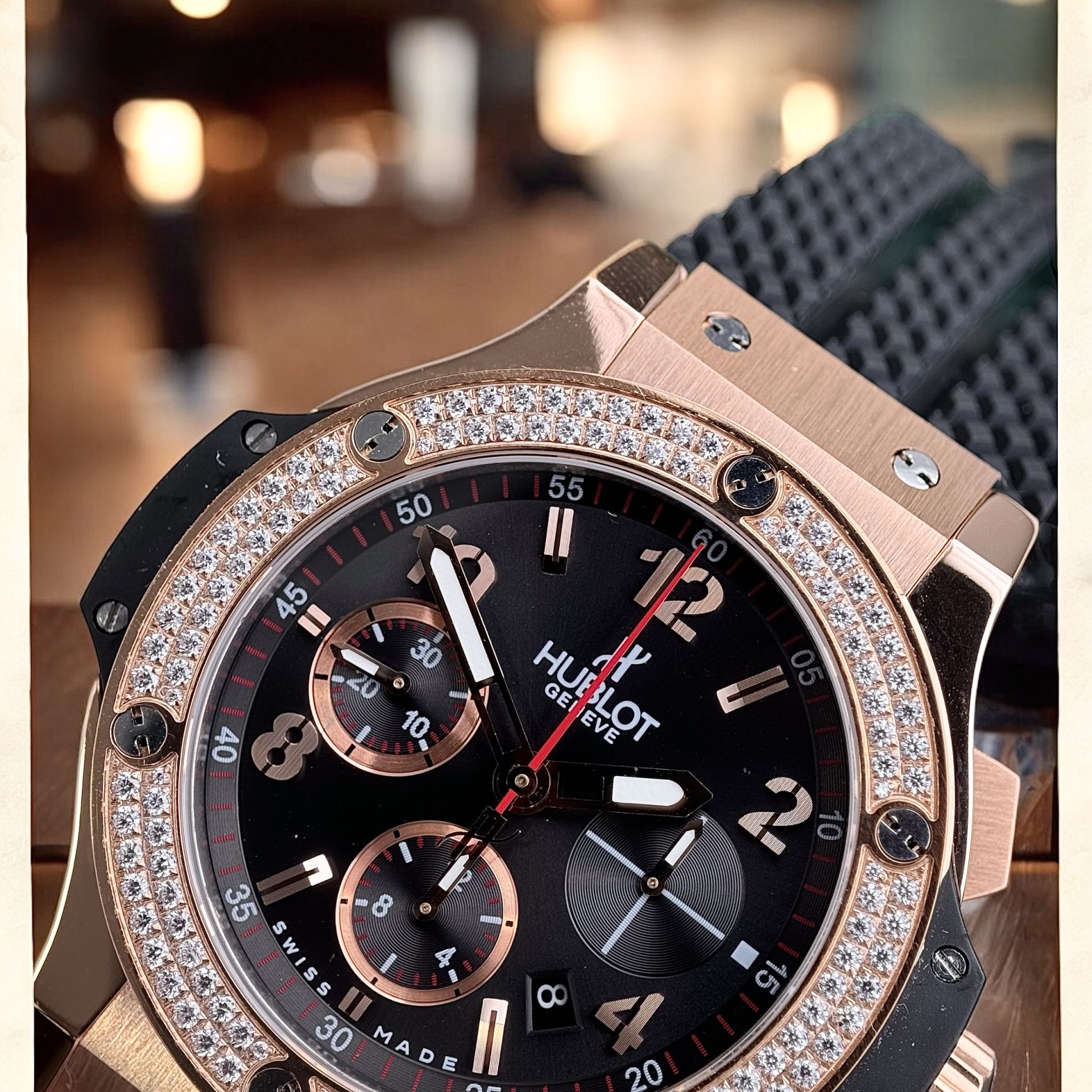 Hublot Replica 1:1 Watch Stone Bezel Big Bang Chronograph King Gold 44mm