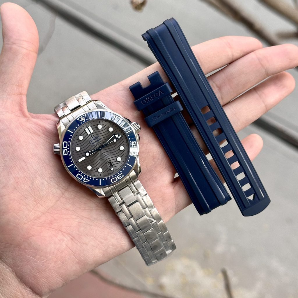 Omega Replica 11 Watch Seamaster Diver 300M Grey Dial Blue Ceramic Bezel Factory VS 42mm