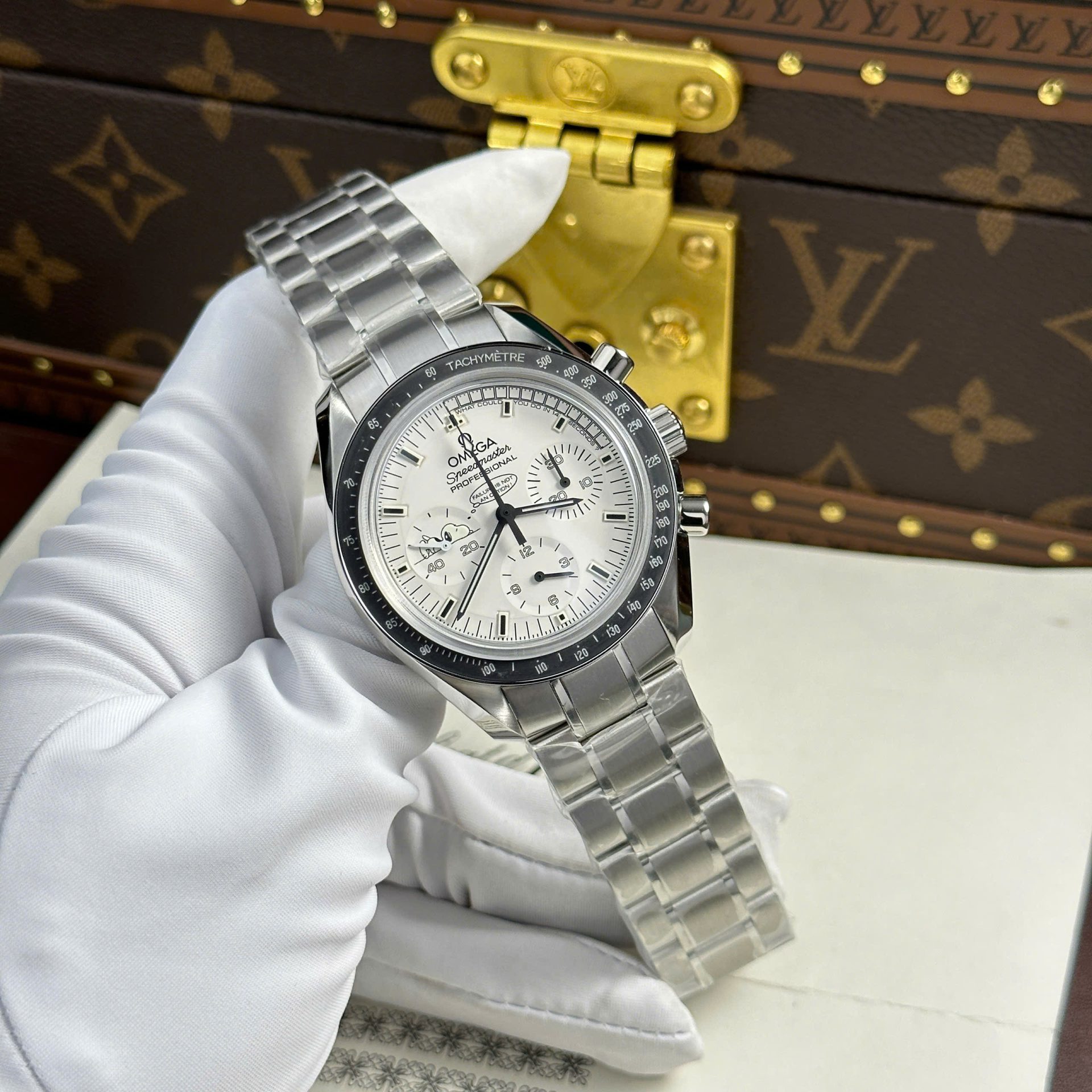 Omega Speedmaster Apollo 13 Silver Snoopy Imitation Watches Metal Wire OM Factory 42mm