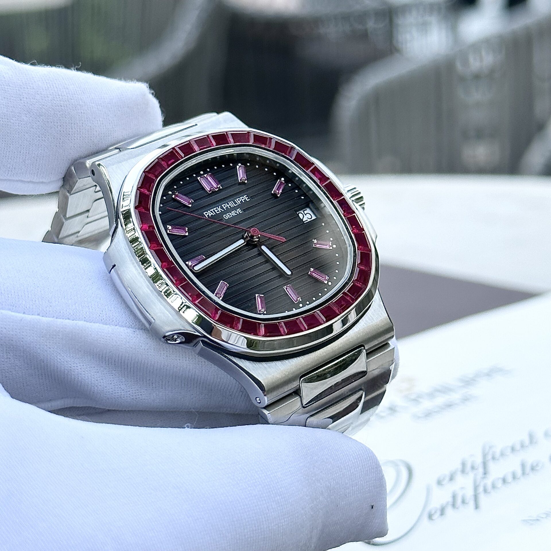 Patek Philippe Nautilus 5723 Replica 1:1 Watch Red Ruby Bezel 40mm