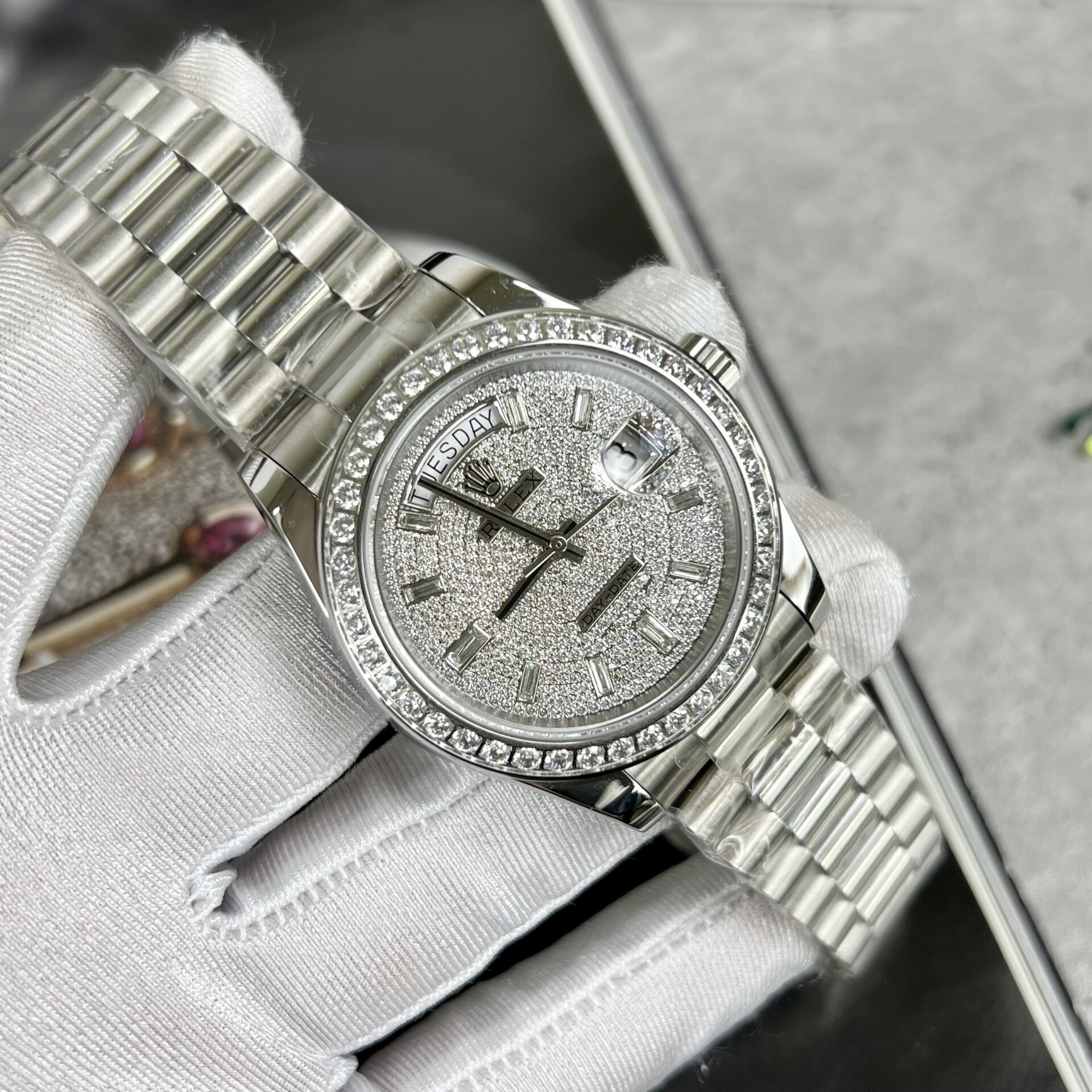 Rolex Day-Date Best Replica Watch Full Swarovski Crystal 40mm
