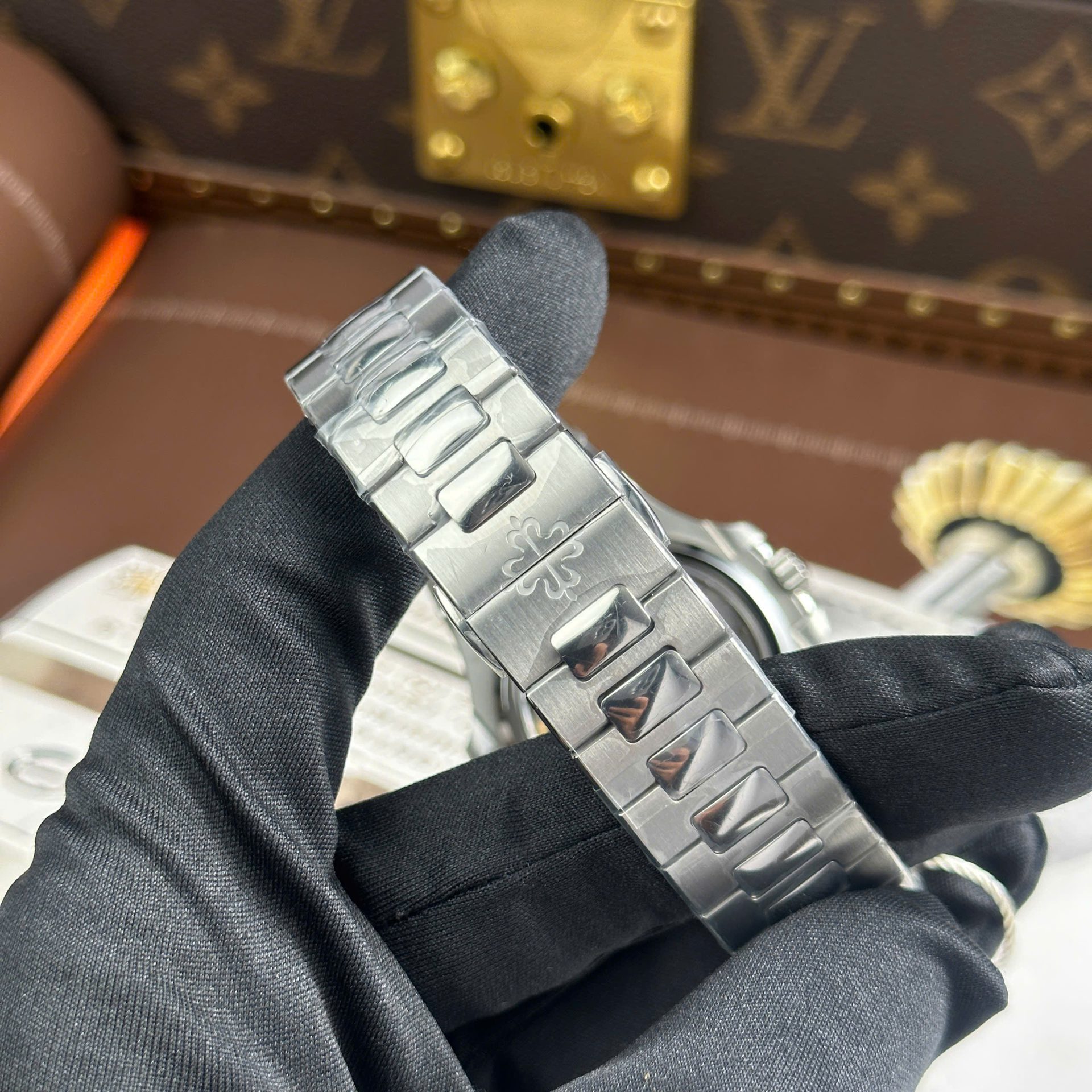 Patek Philippe Nautilus 5712 Replica Watches Blue Dial Metal Wire PPF Factory Version 3 40mm
